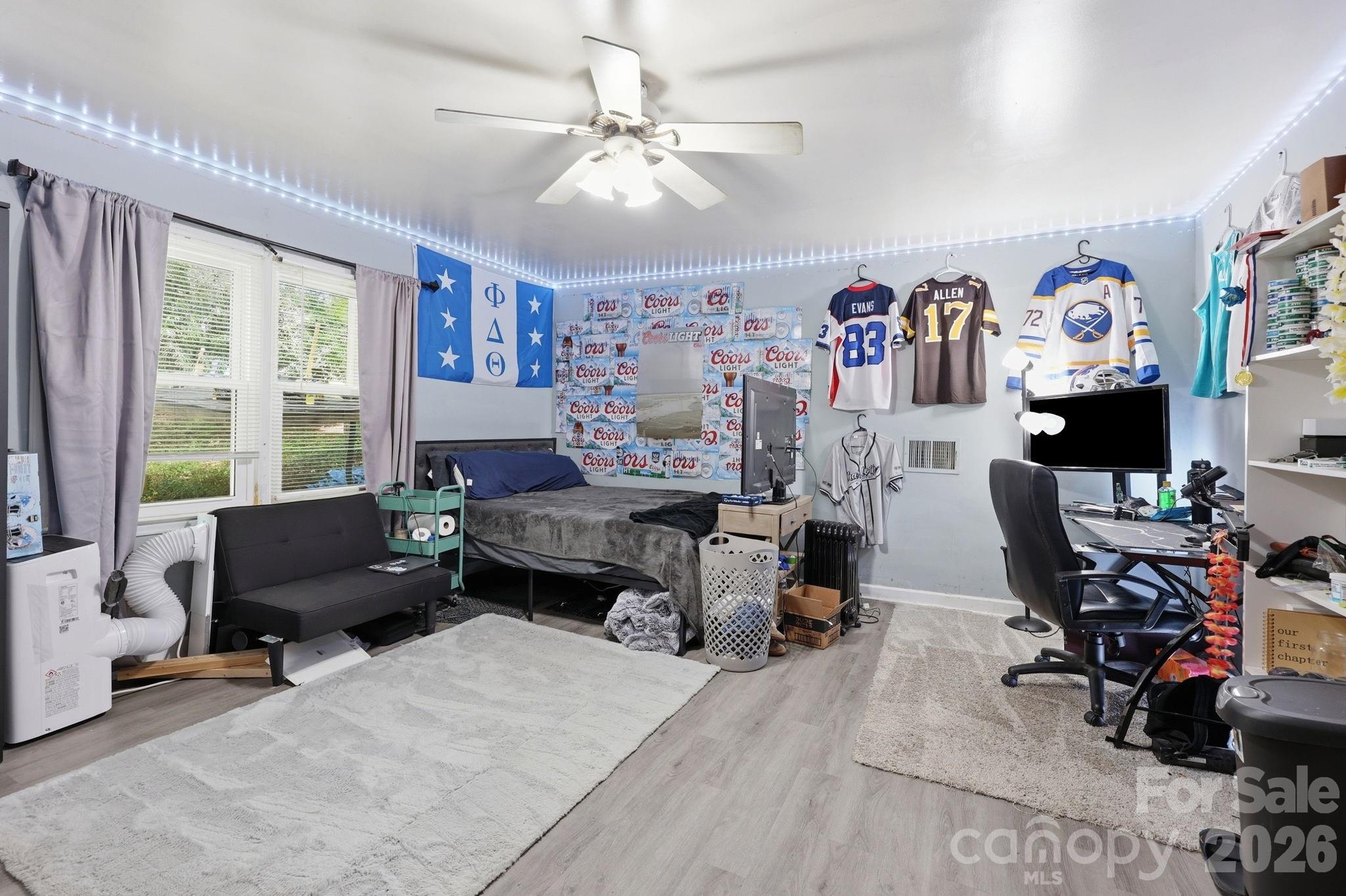 9201 Sandburg Avenue — Charlotte