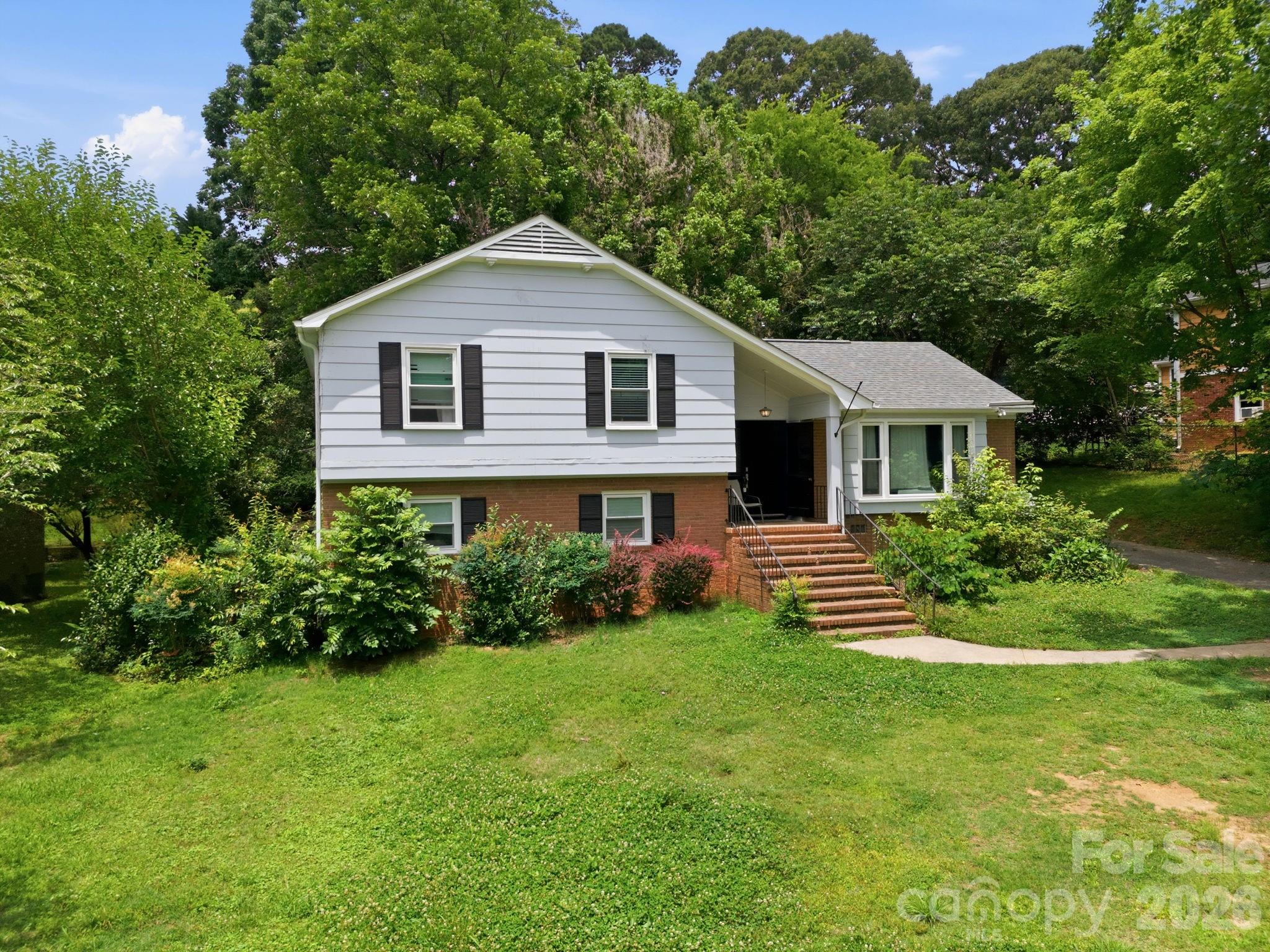 9201 Sandburg Avenue — Charlotte