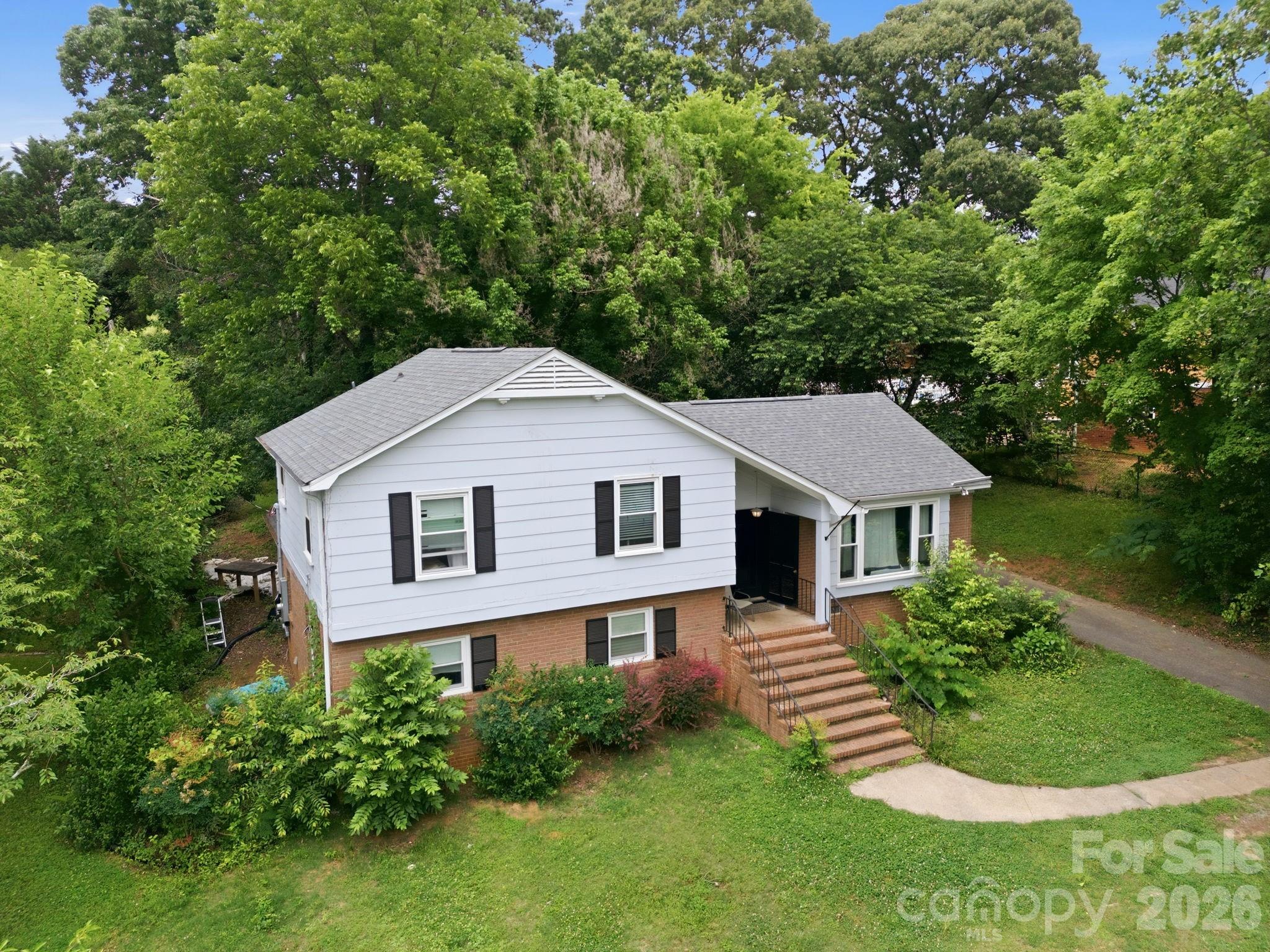 9201 Sandburg Avenue — Charlotte