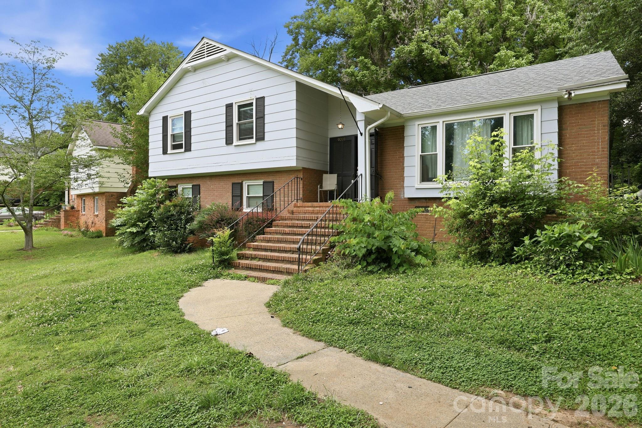 9201 Sandburg Avenue — Charlotte