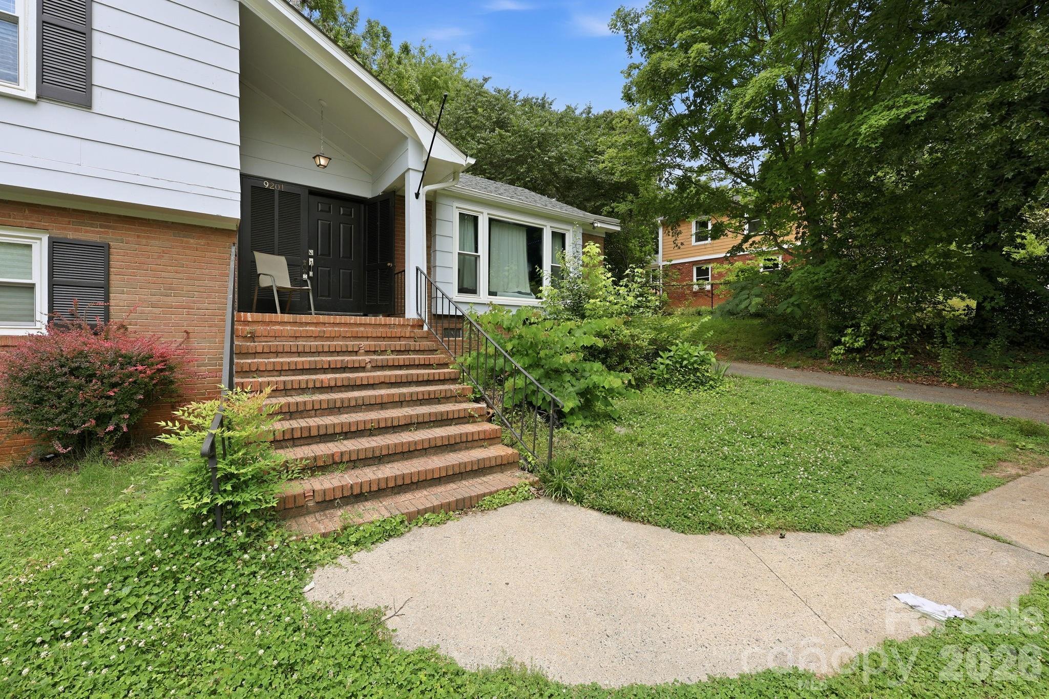 9201 Sandburg Avenue — Charlotte