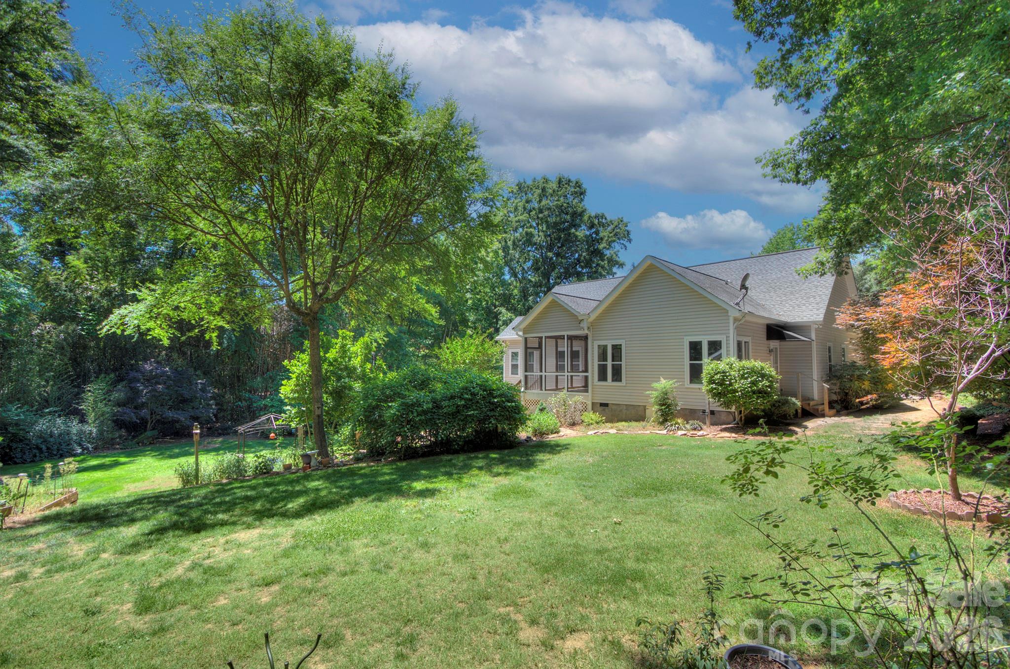 204 Jim Parker Road — Monroe