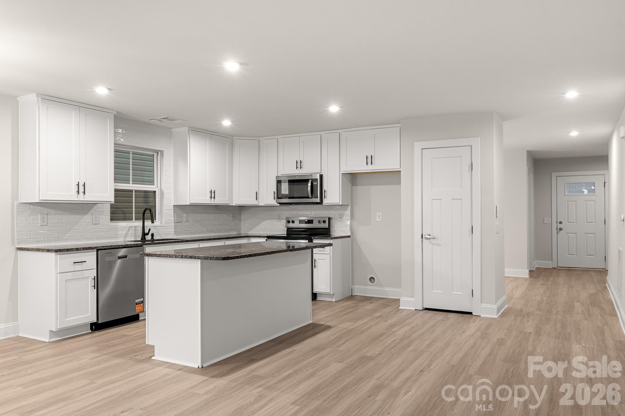 4238 Mackinnon Drive — Charlotte
