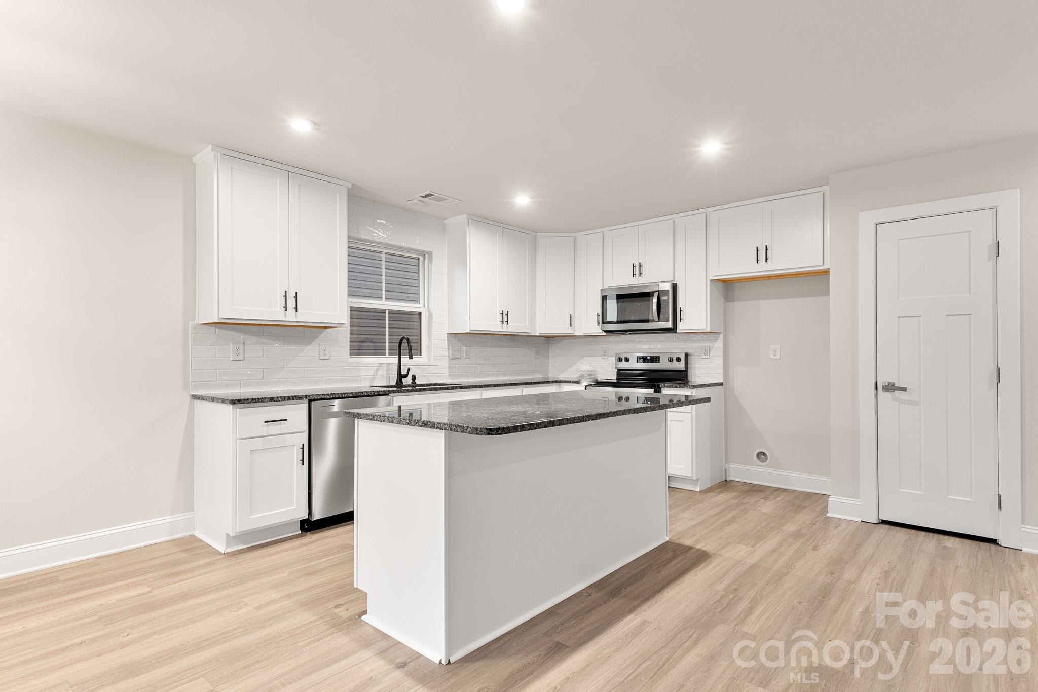 4238 Mackinnon Drive — Charlotte
