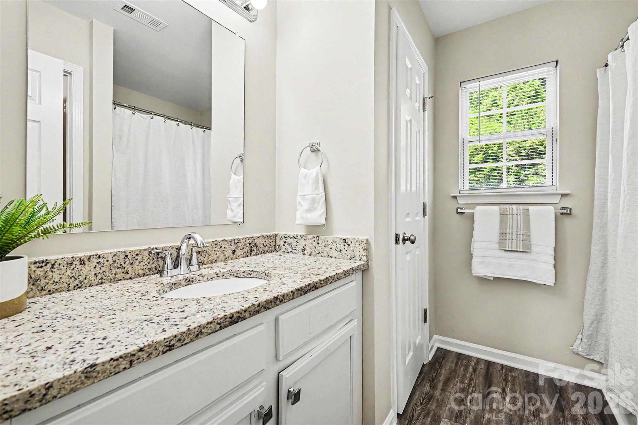 2540 Elmin Street — Charlotte