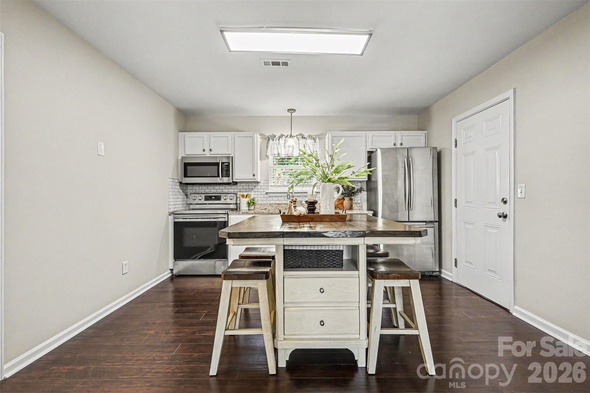 2540 Elmin Street — Charlotte