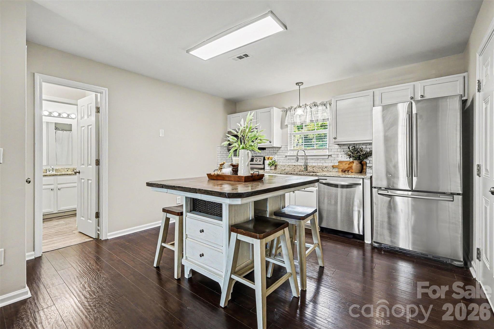 2540 Elmin Street — Charlotte