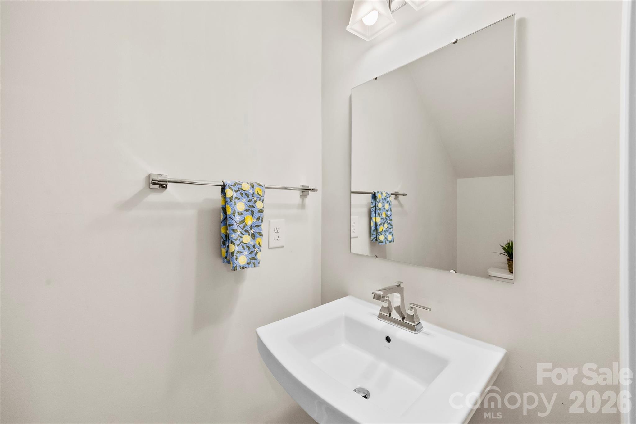 614 Crudent Road — Tega Cay