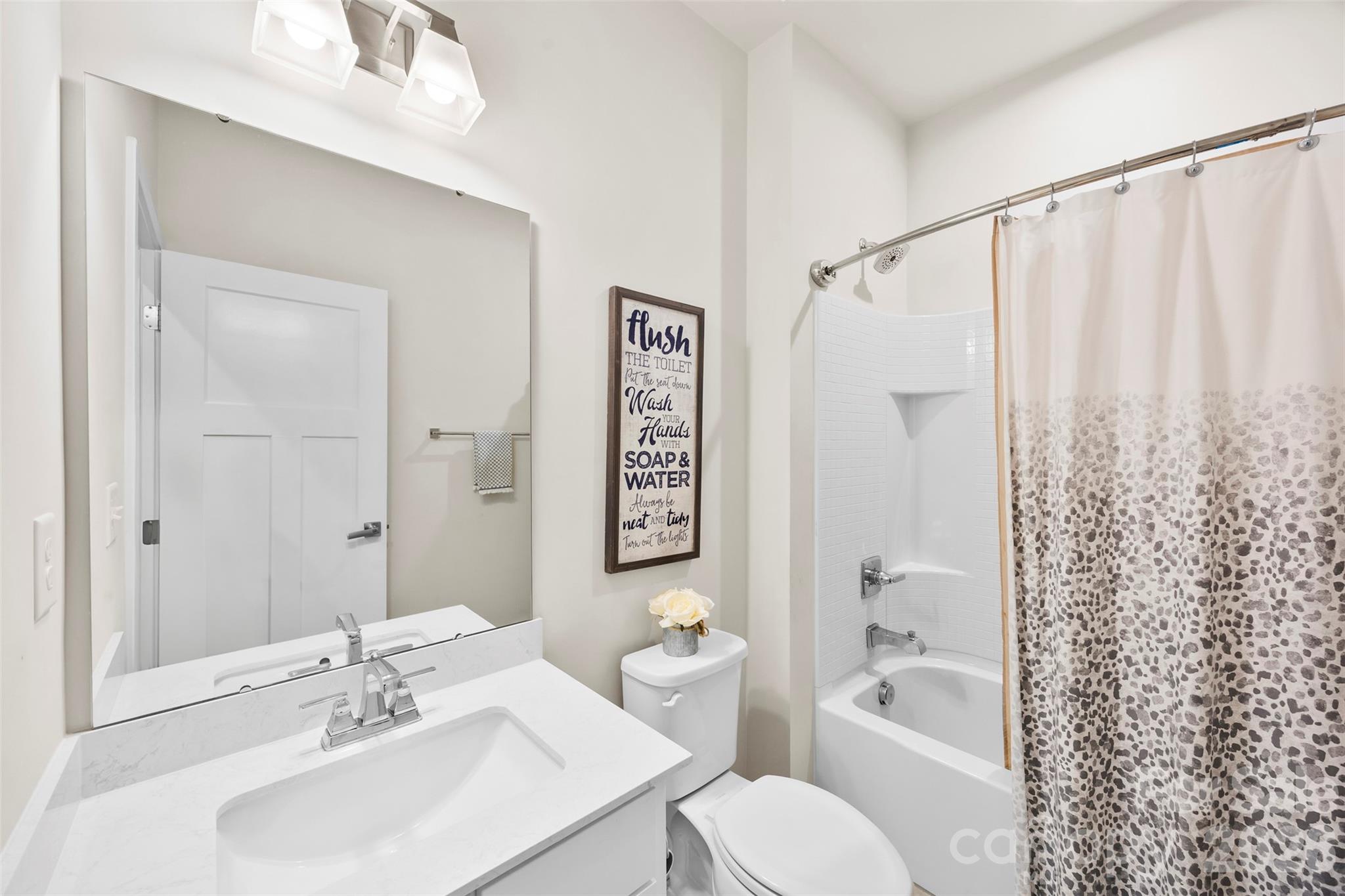 614 Crudent Road — Tega Cay