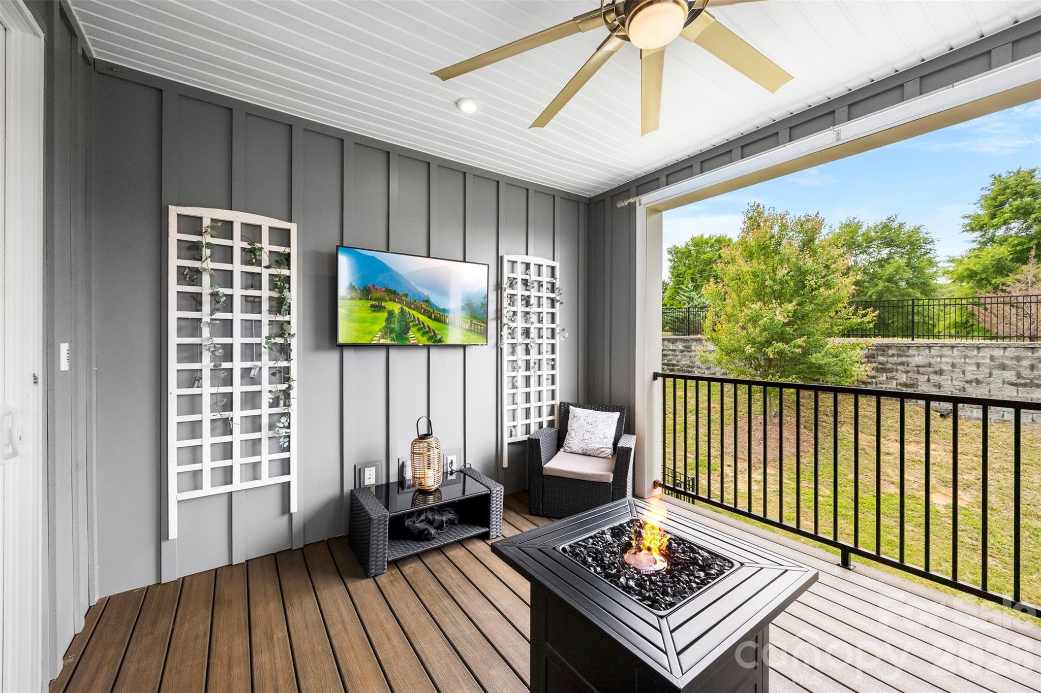 614 Crudent Road — Tega Cay