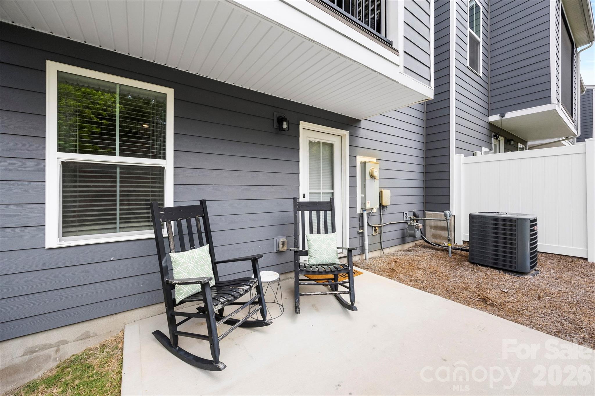 614 Crudent Road — Tega Cay