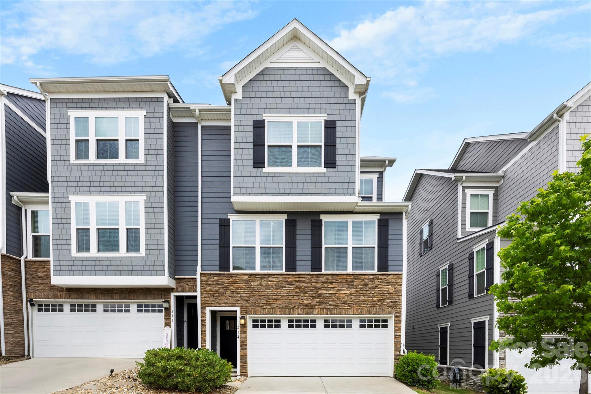614 Crudent Road — Tega Cay