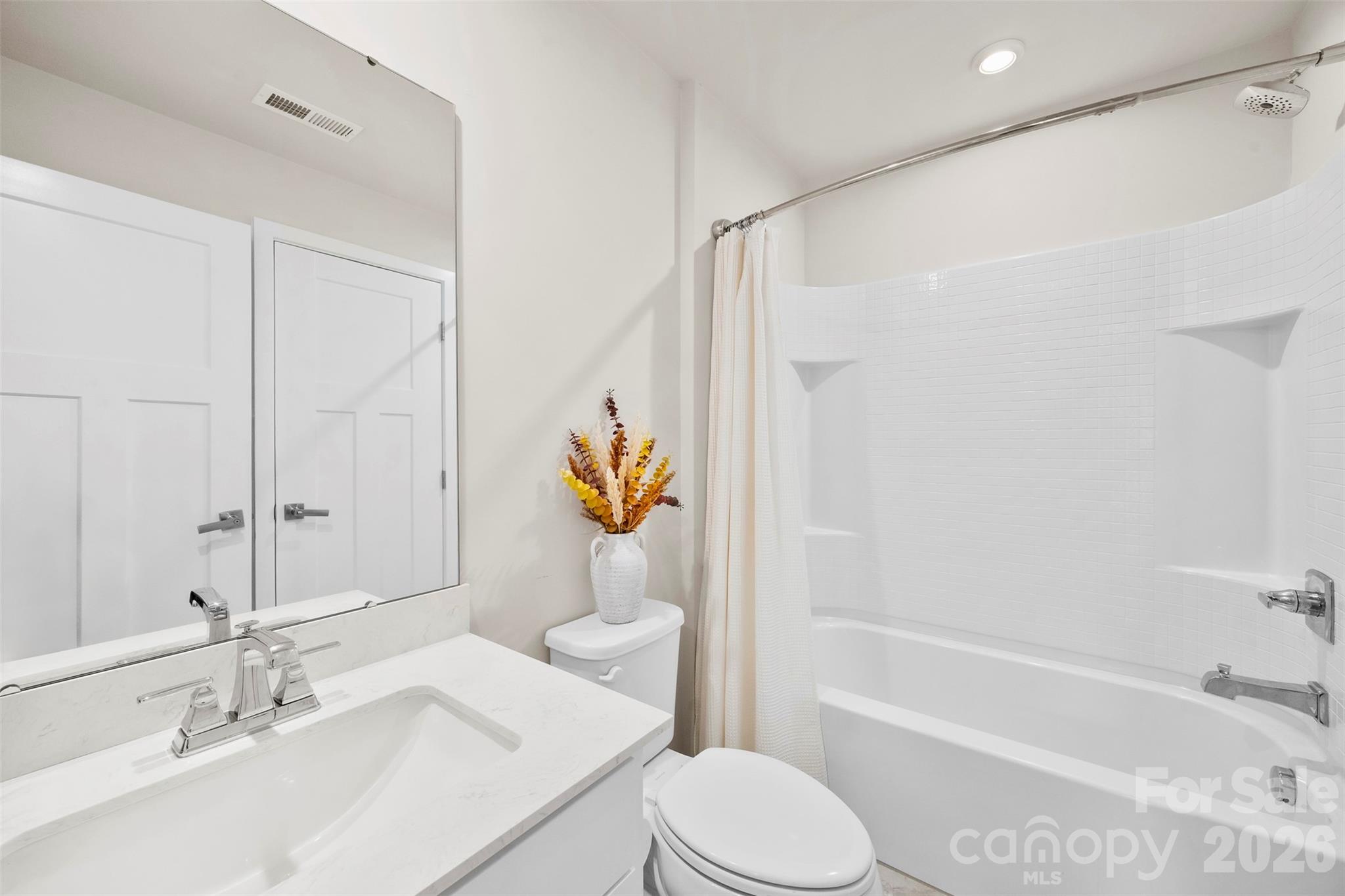 614 Crudent Road — Tega Cay