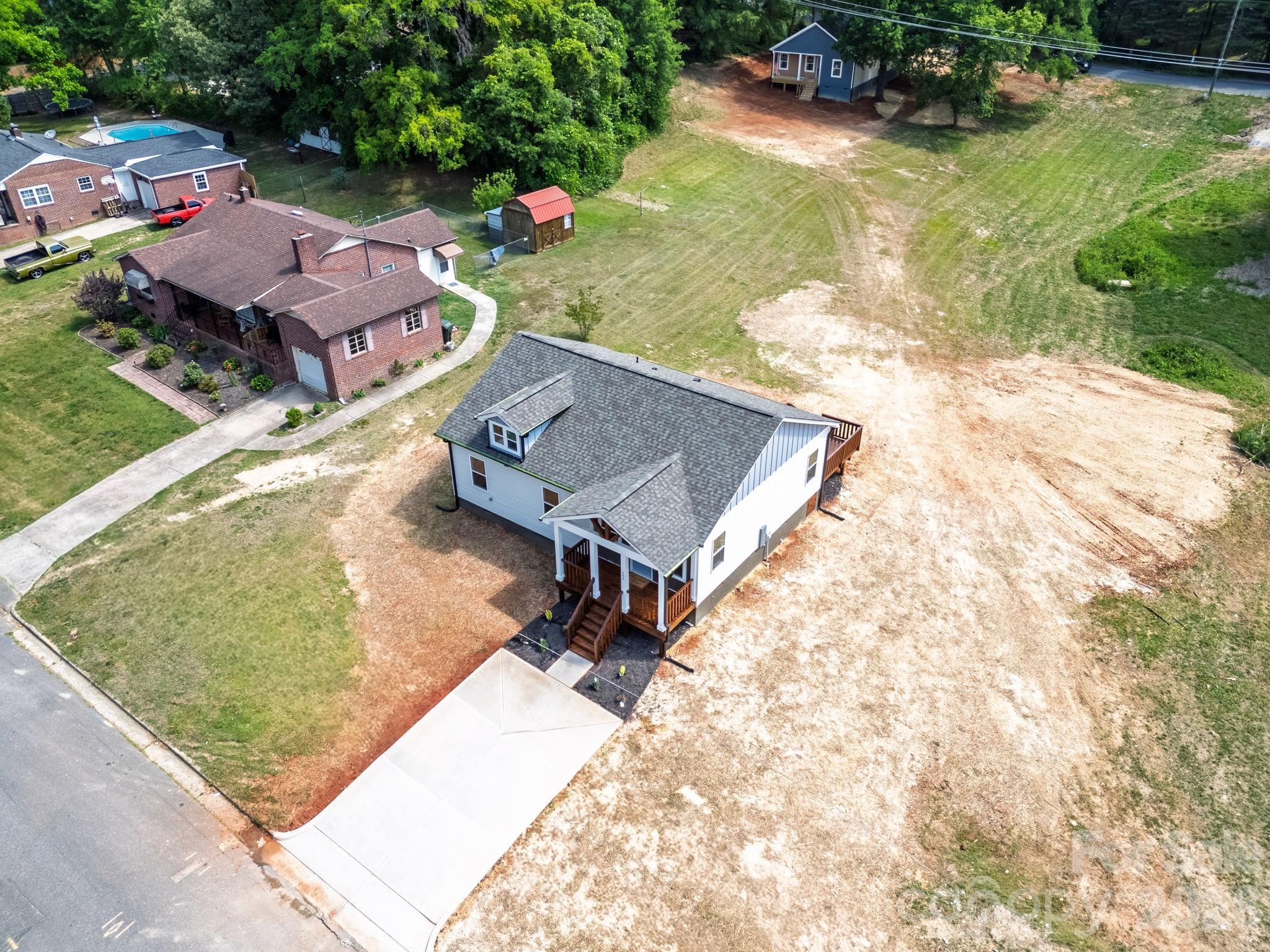 402 Pine Grove Avenue — Cherryville