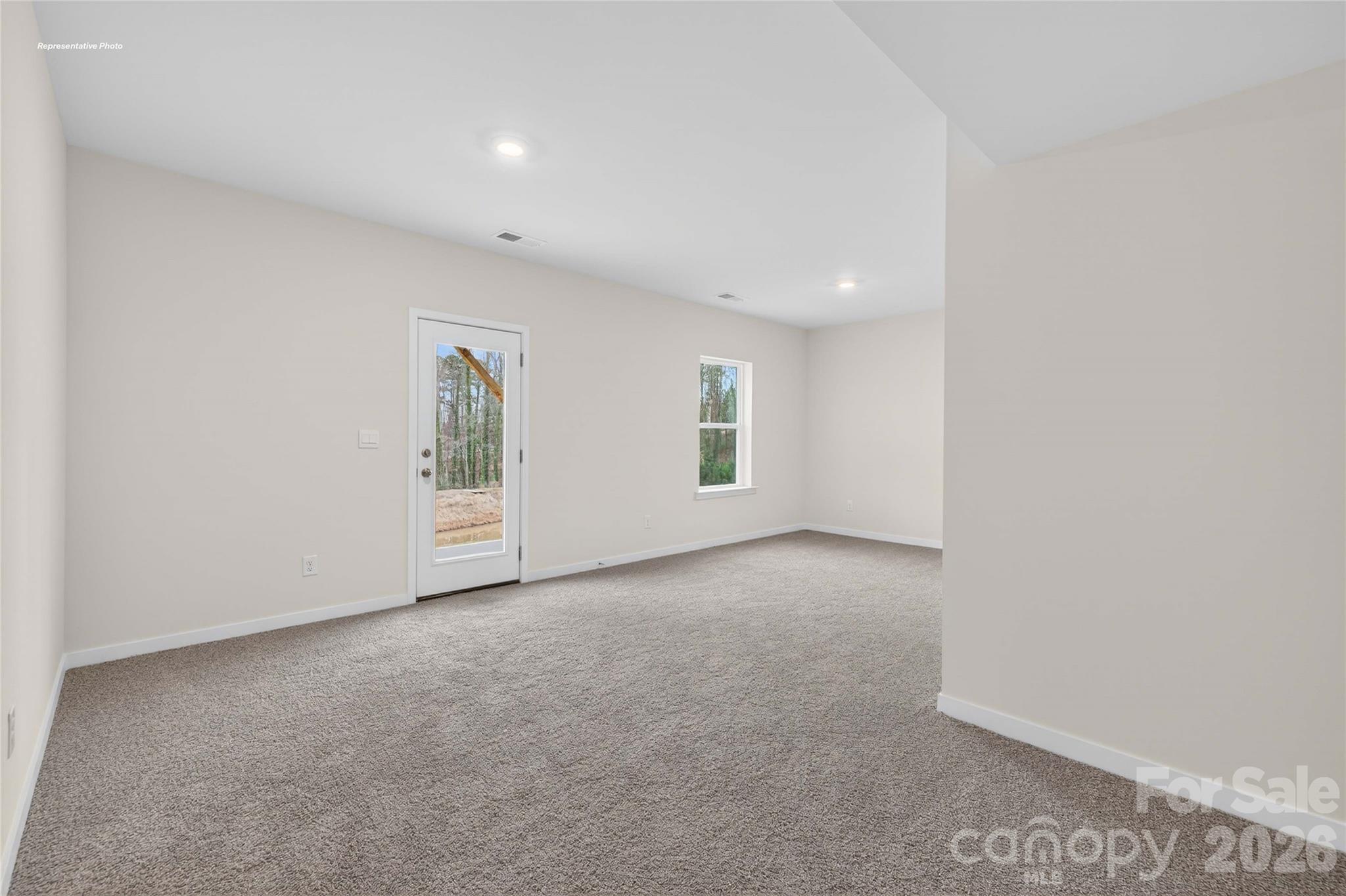 608 17th Avenue Drive NE — Hickory
