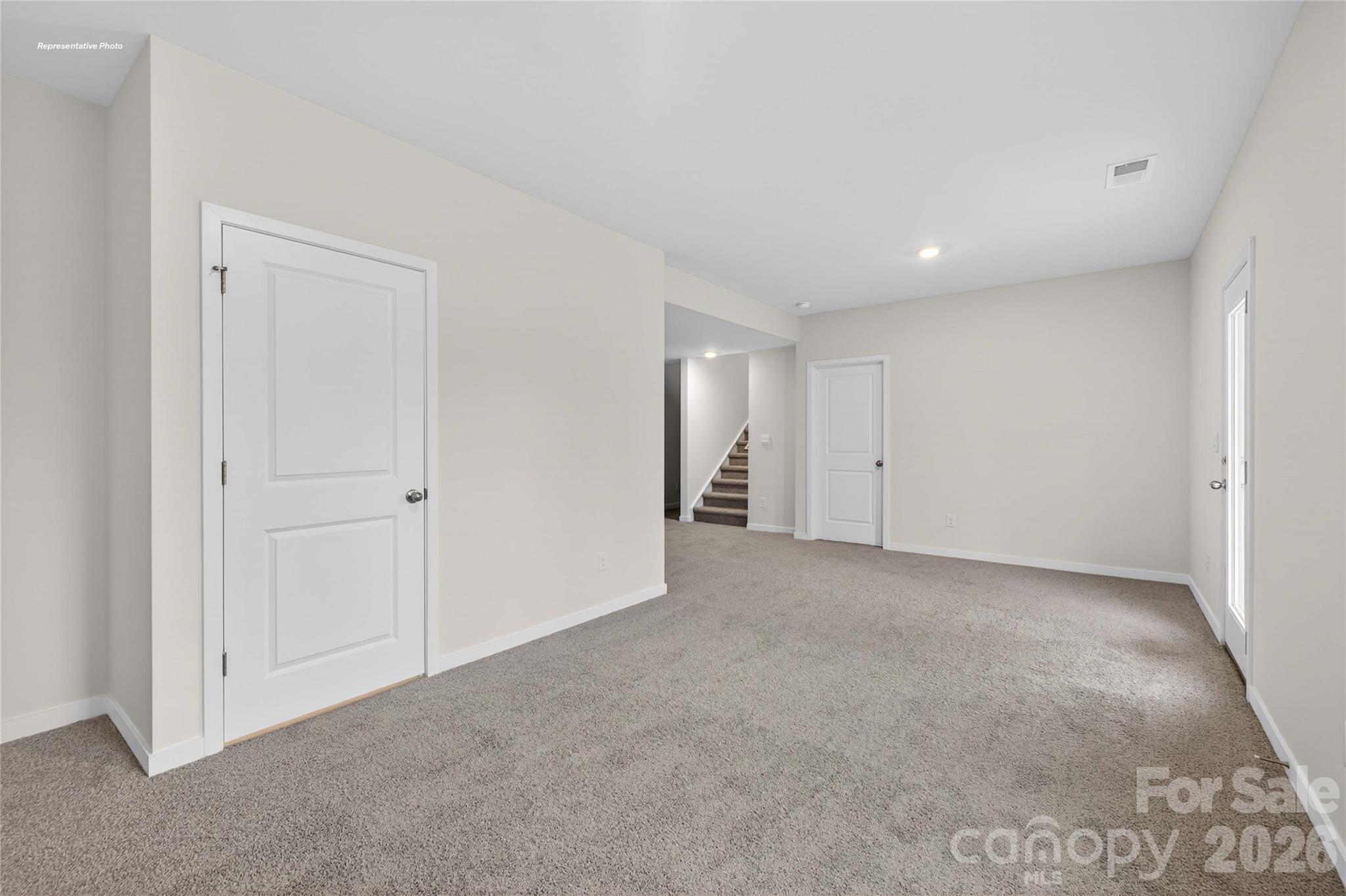 608 17th Avenue Drive NE — Hickory