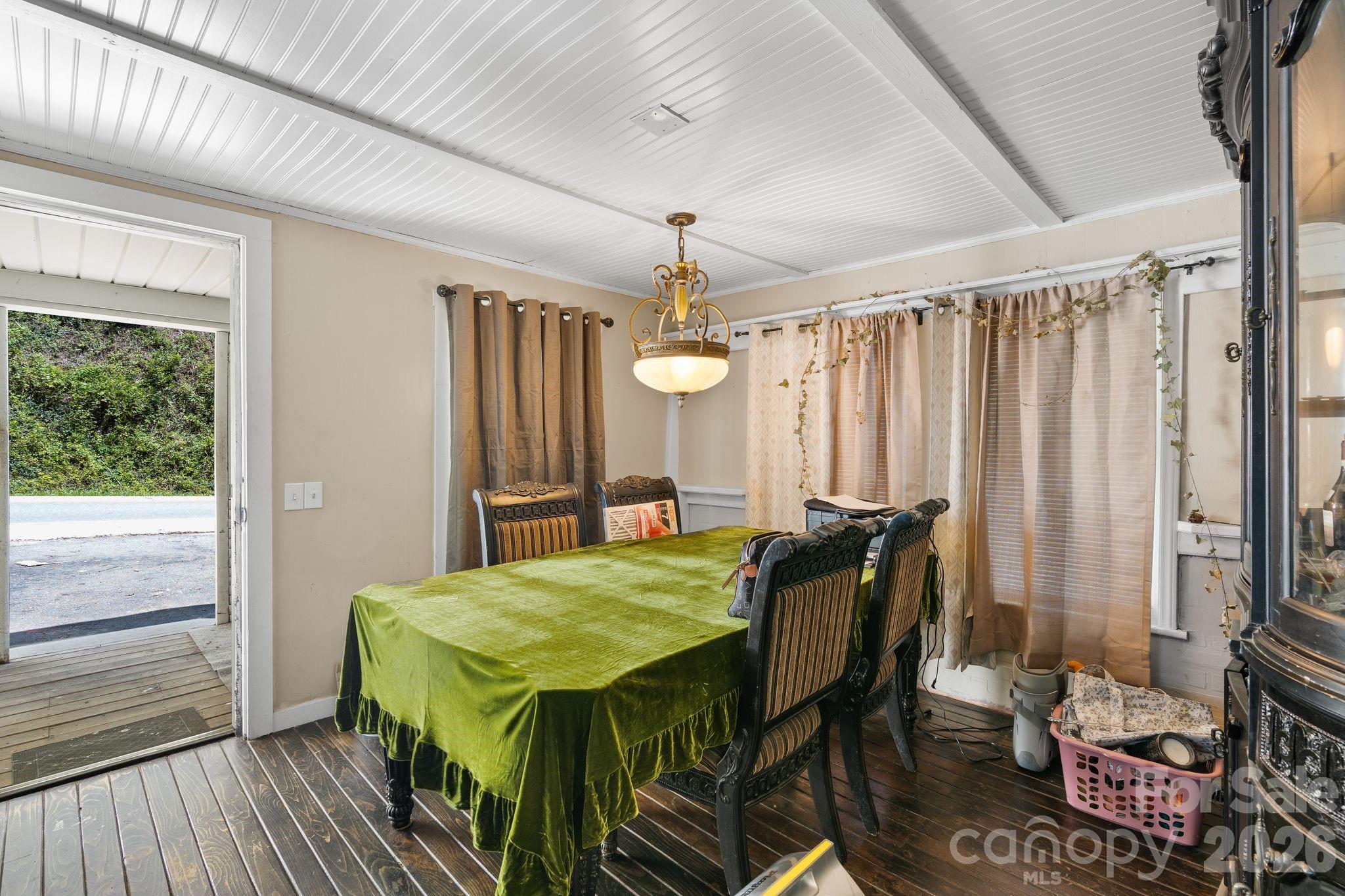 43 Candler School Road — Candler