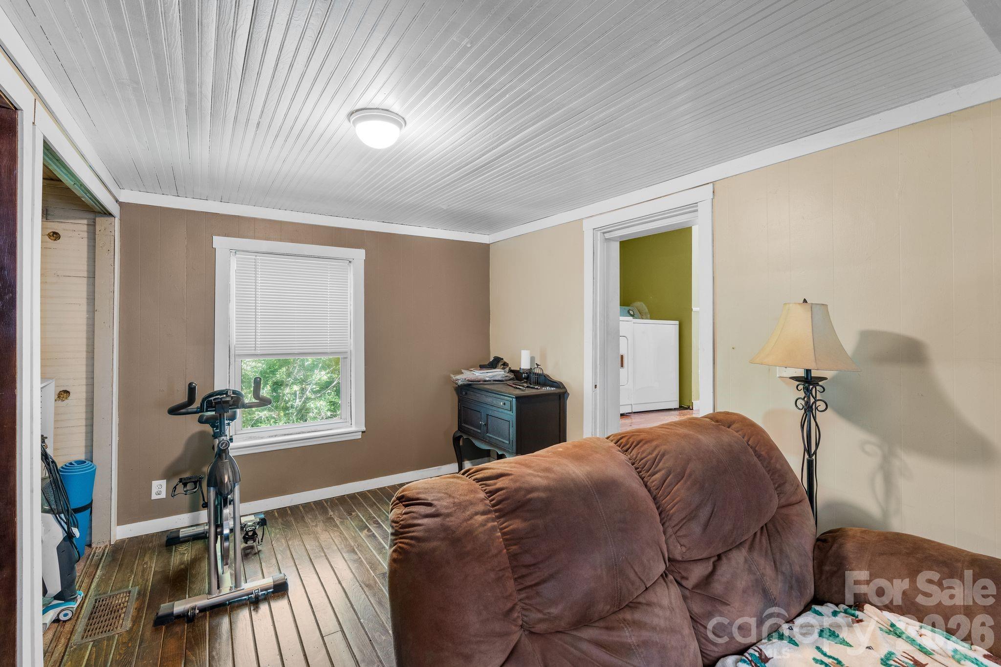 43 Candler School Road — Candler