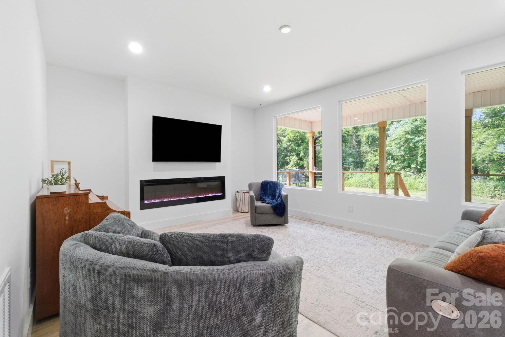 1906 Maius Drive — Conover
