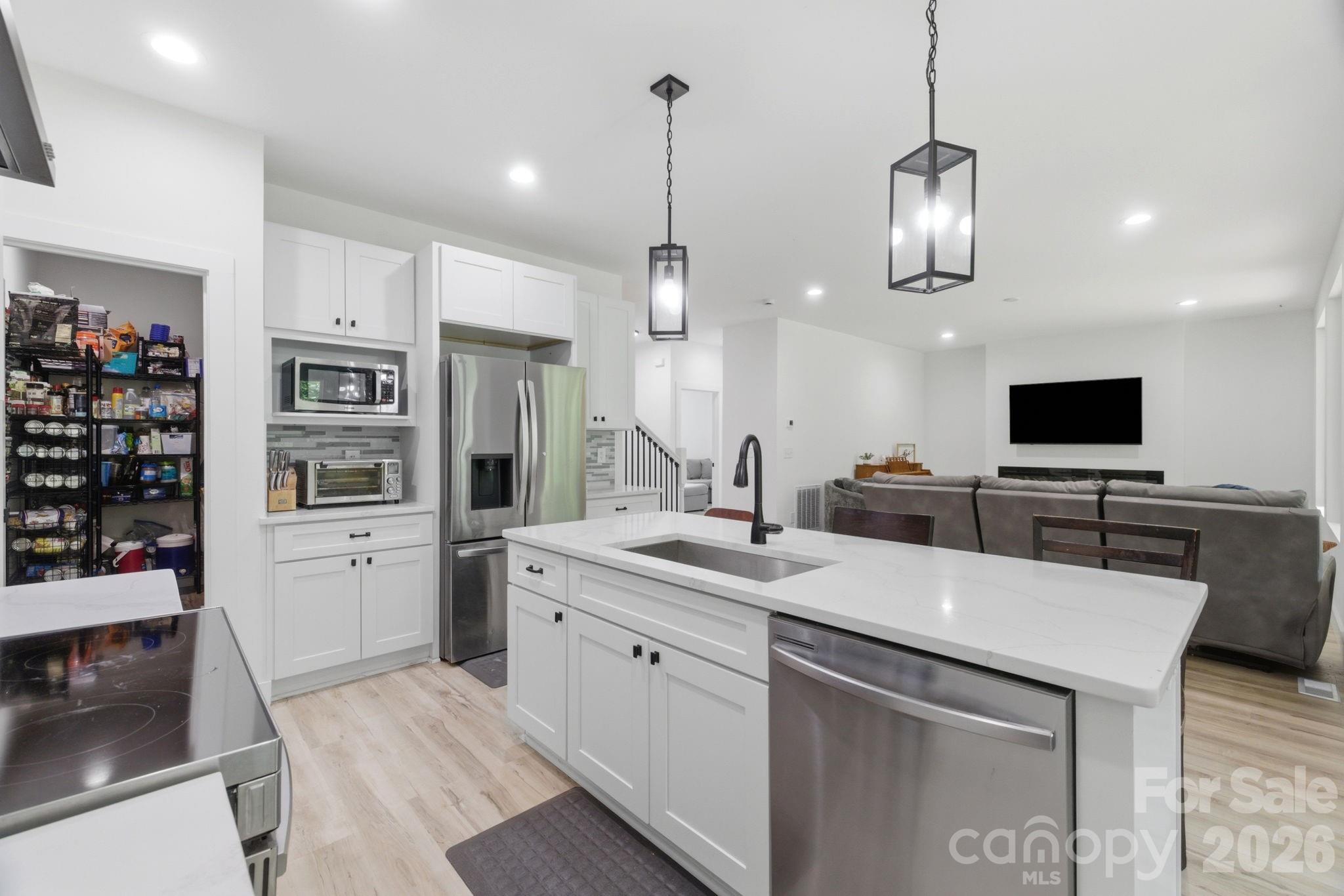 1906 Maius Drive — Conover