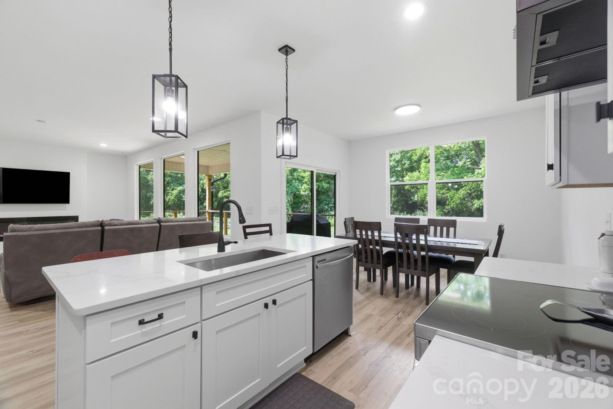 1906 Maius Drive — Conover