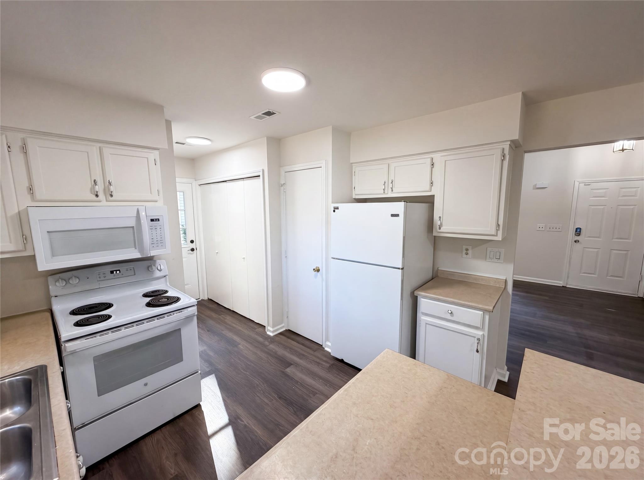 4720 Topsail Court — Charlotte