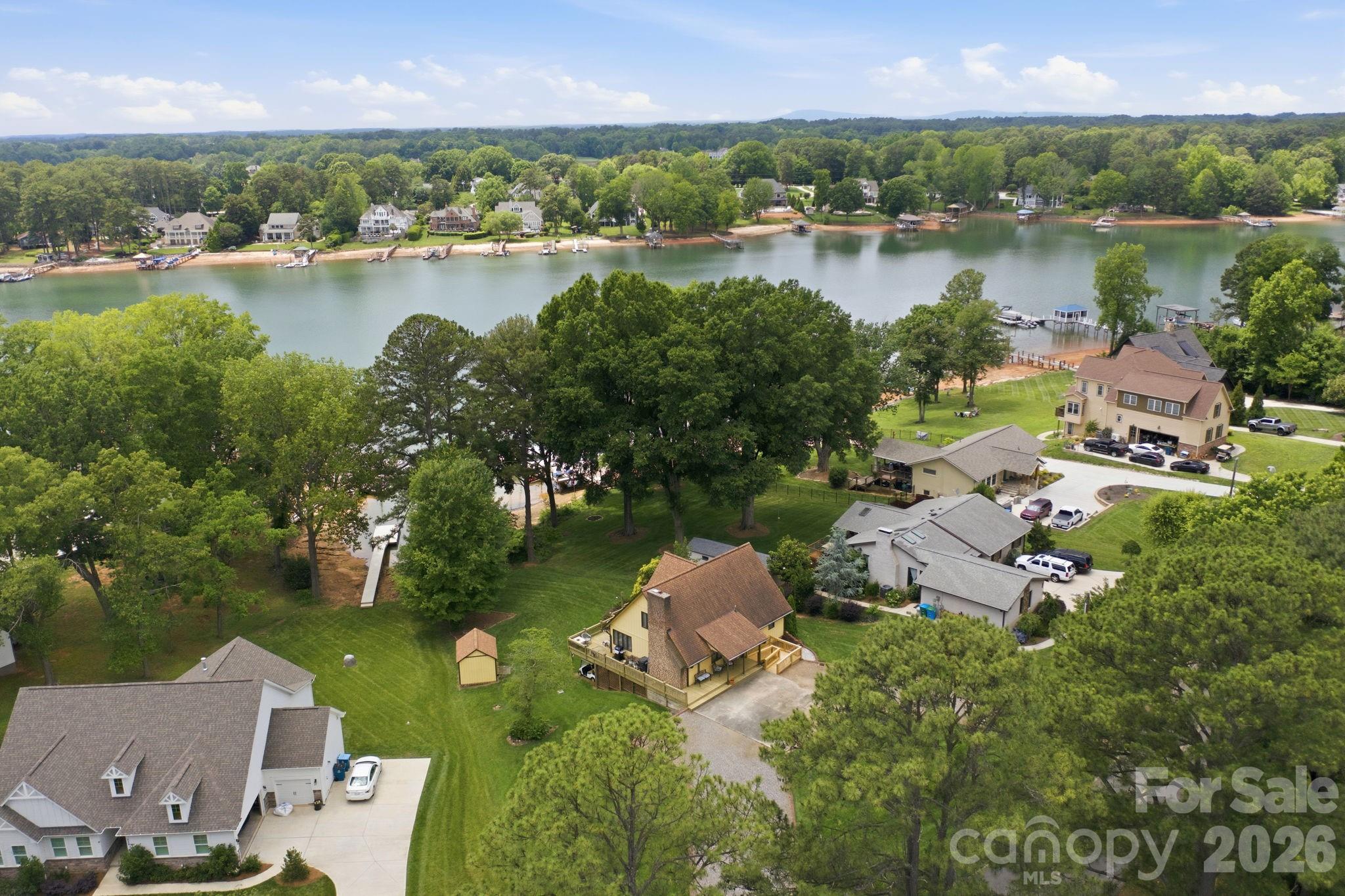 220 Shoreline Loop — Mooresville