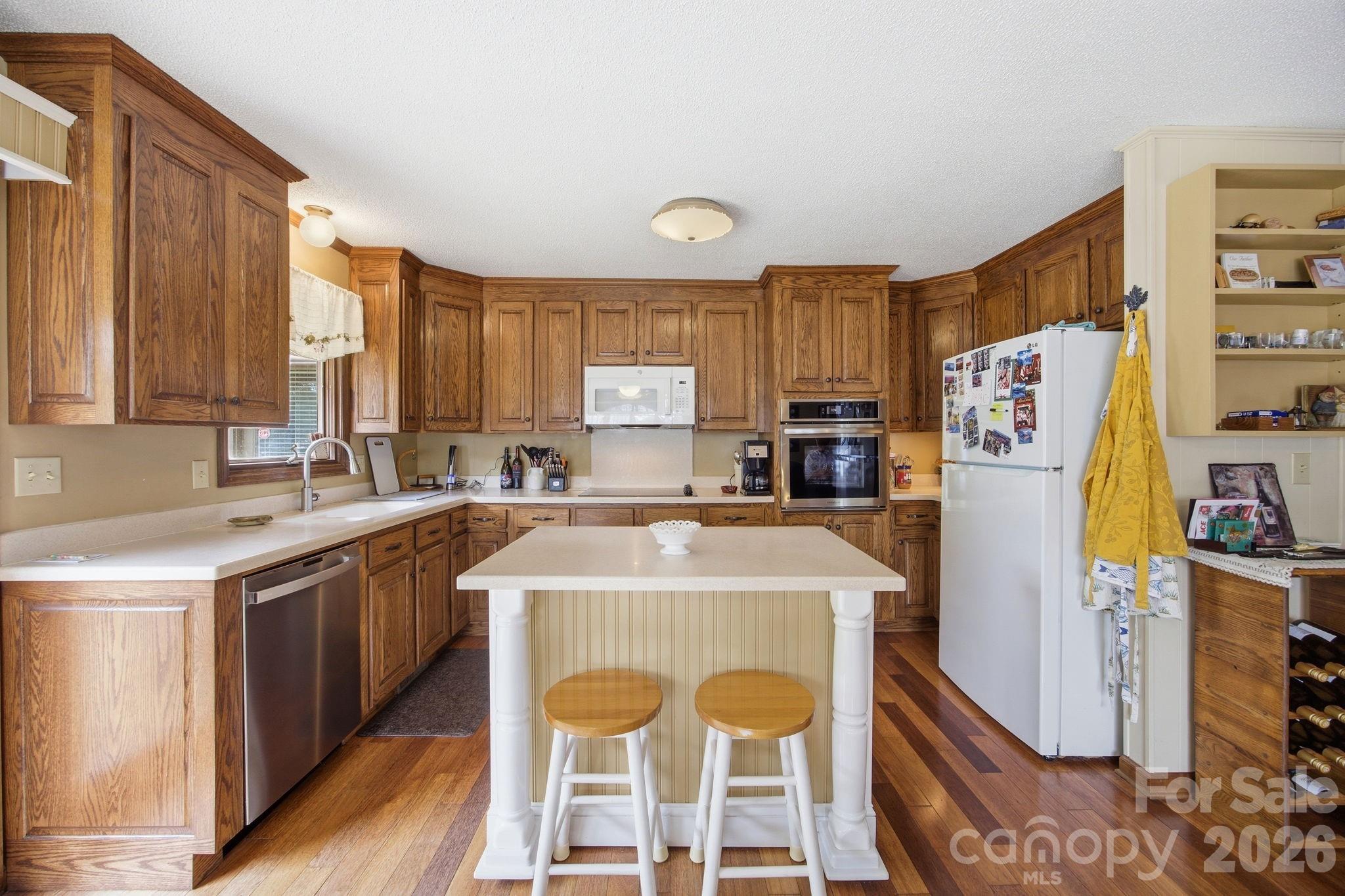 220 Shoreline Loop — Mooresville
