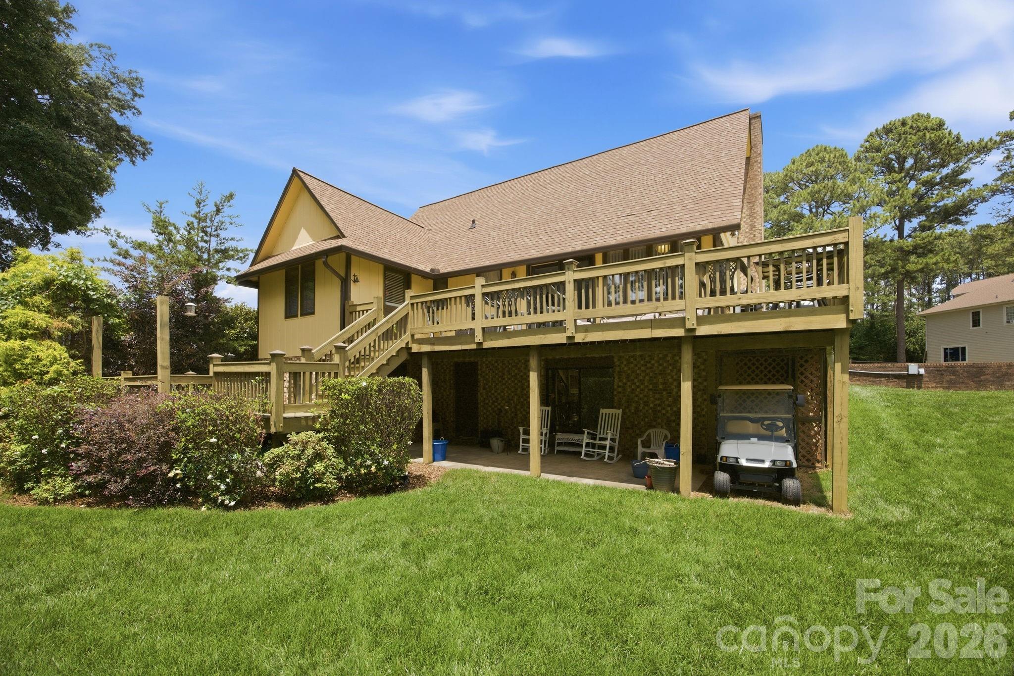 220 Shoreline Loop — Mooresville
