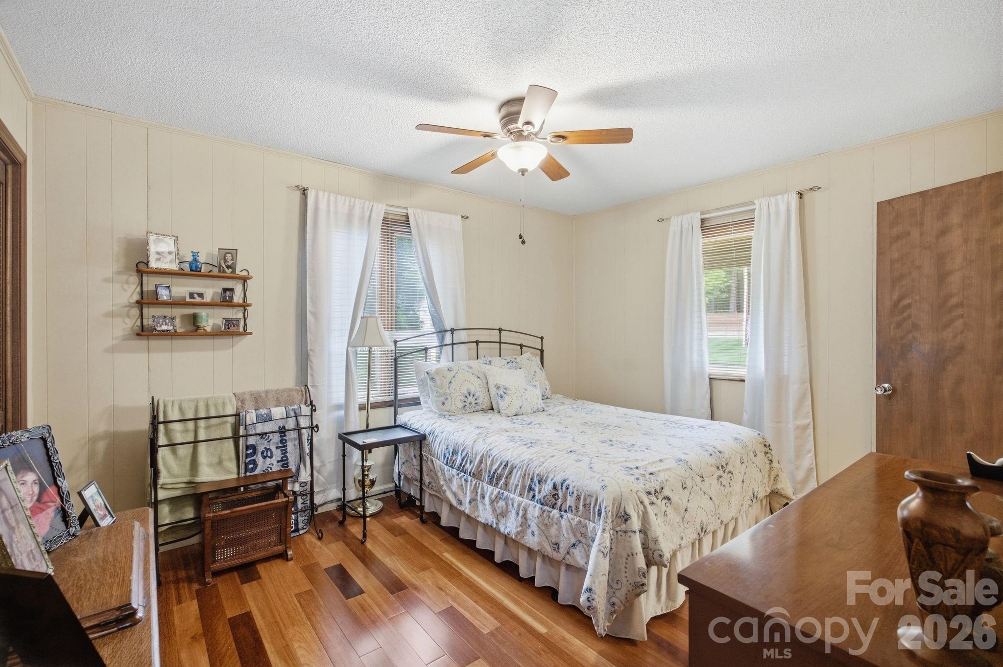 220 Shoreline Loop — Mooresville