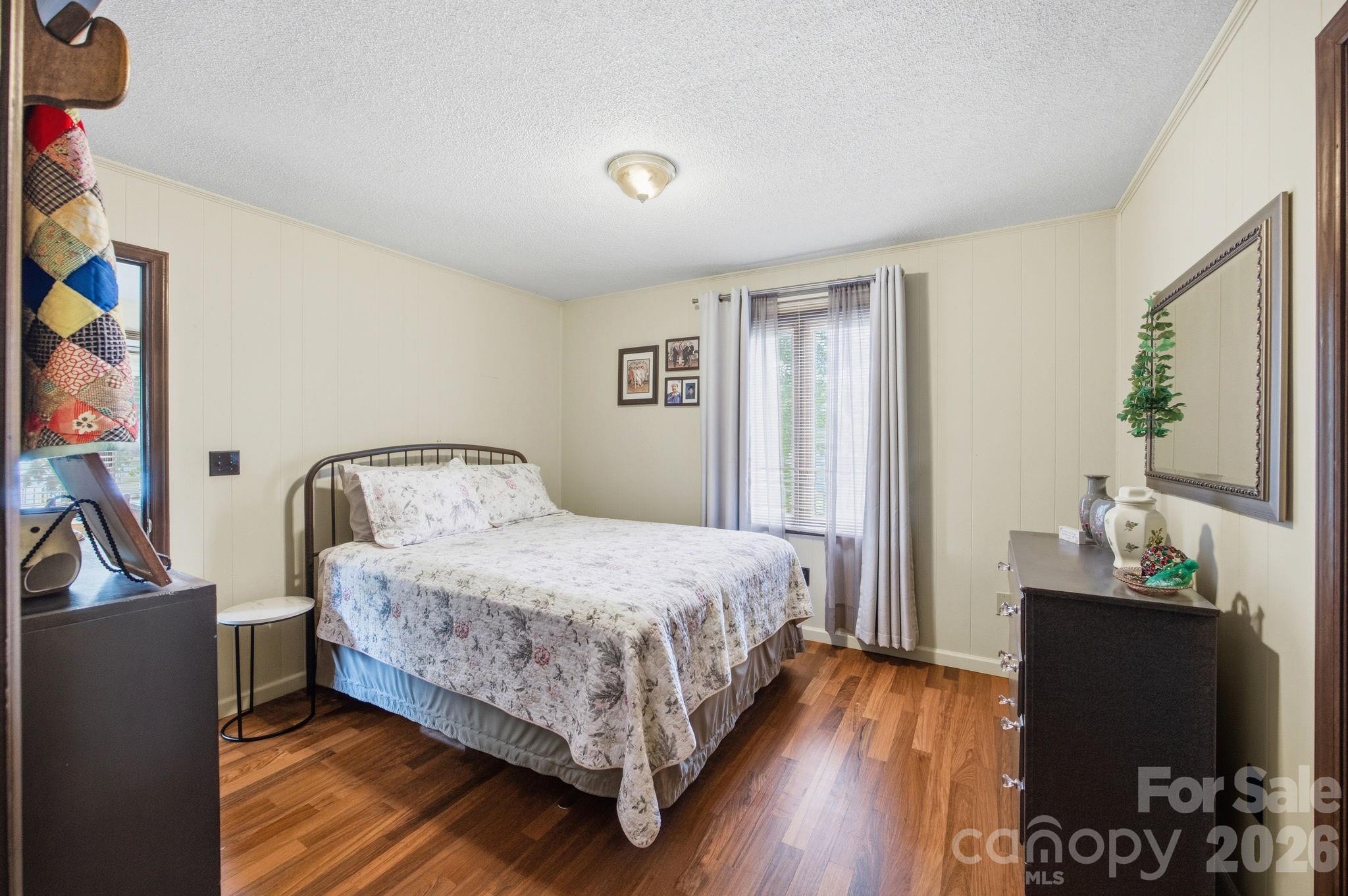 220 Shoreline Loop — Mooresville