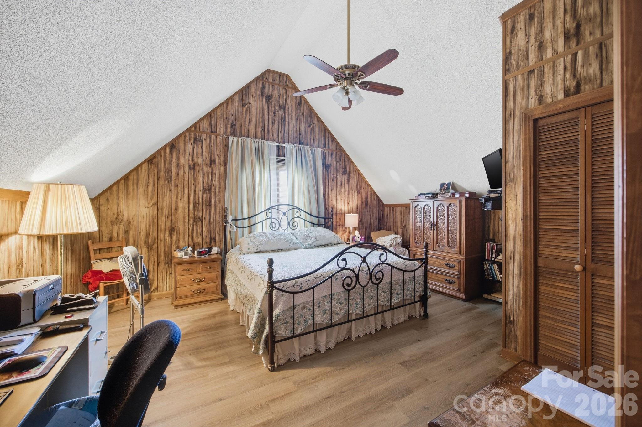 220 Shoreline Loop — Mooresville