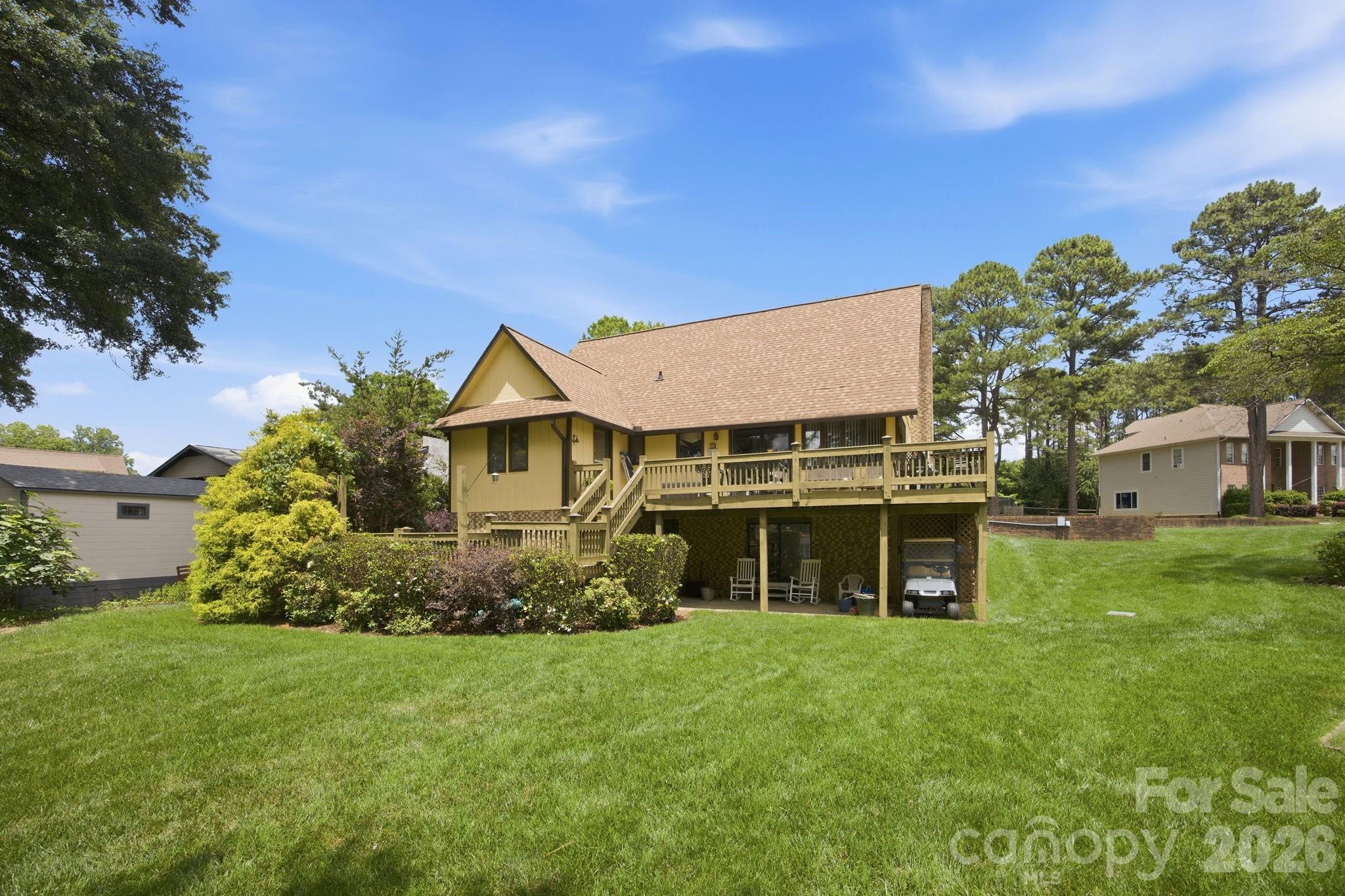 220 Shoreline Loop — Mooresville