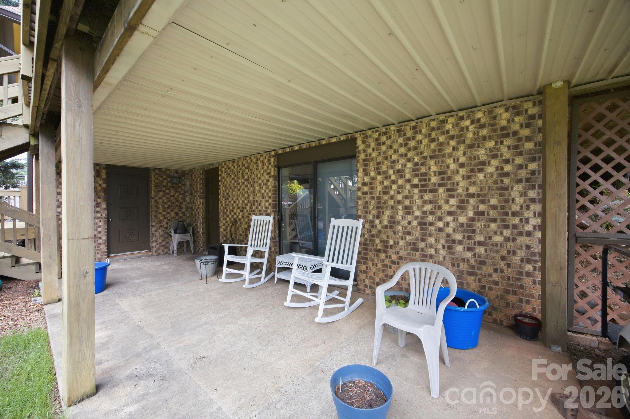 220 Shoreline Loop — Mooresville
