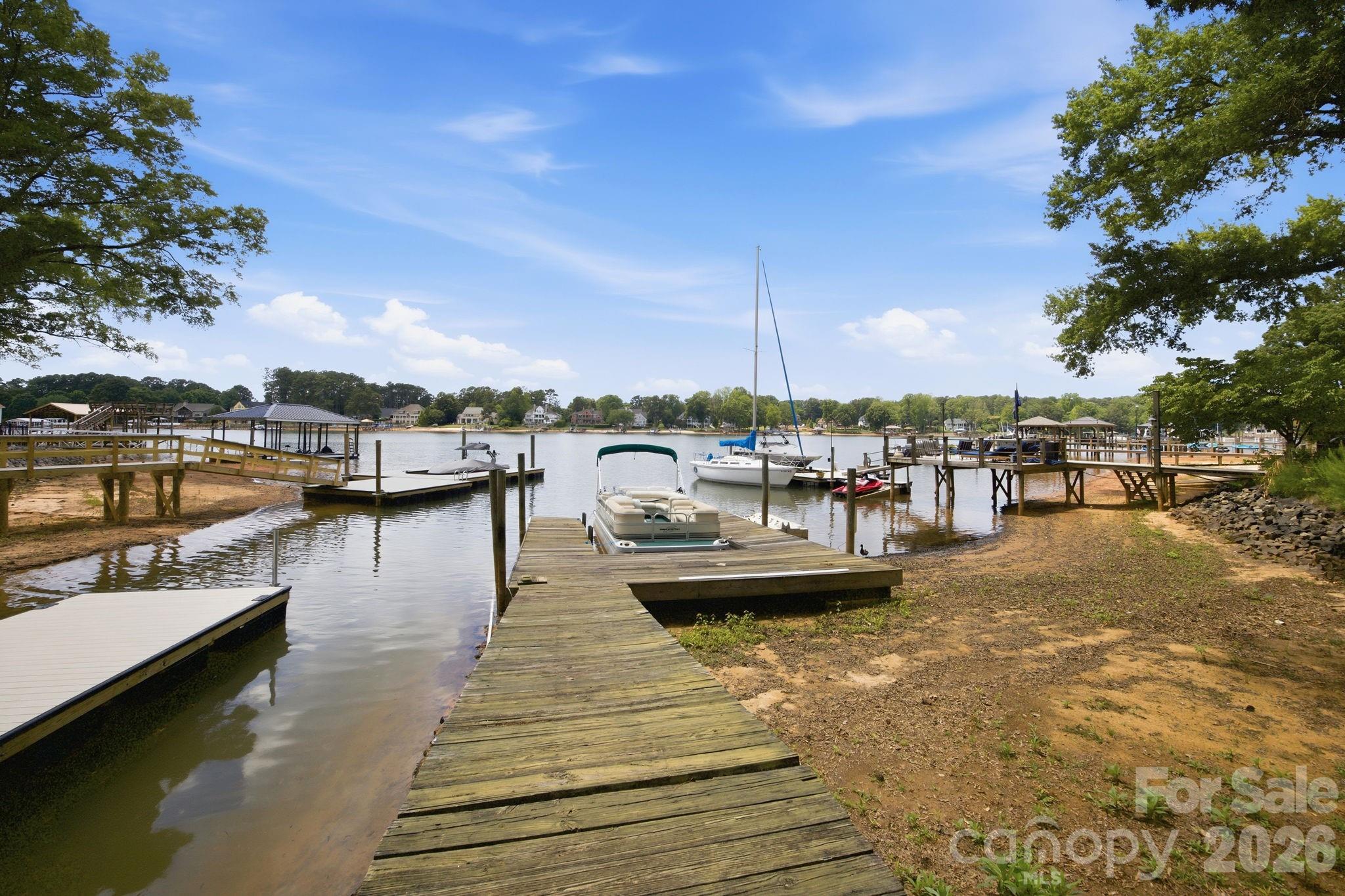 220 Shoreline Loop — Mooresville
