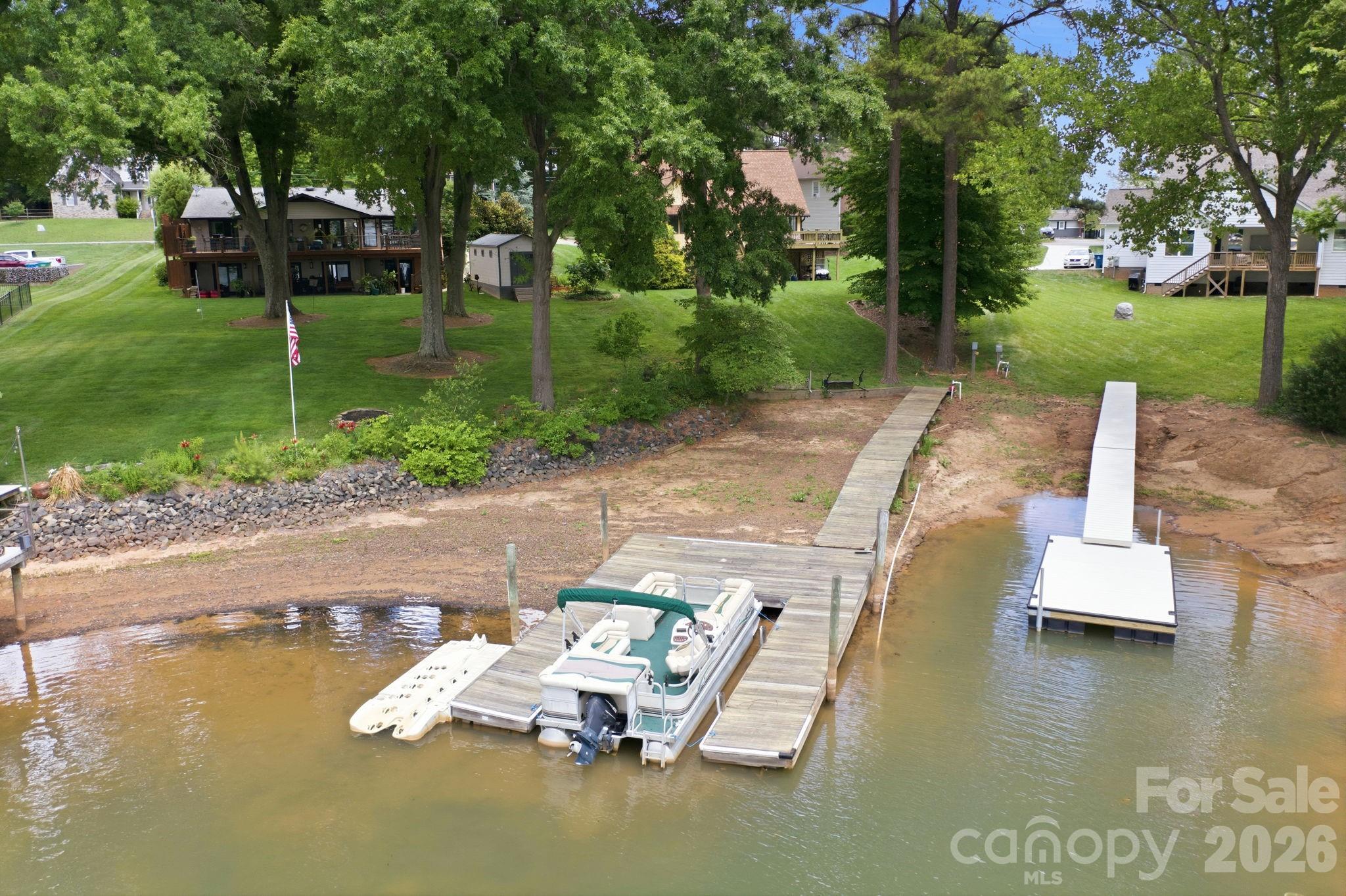 220 Shoreline Loop — Mooresville