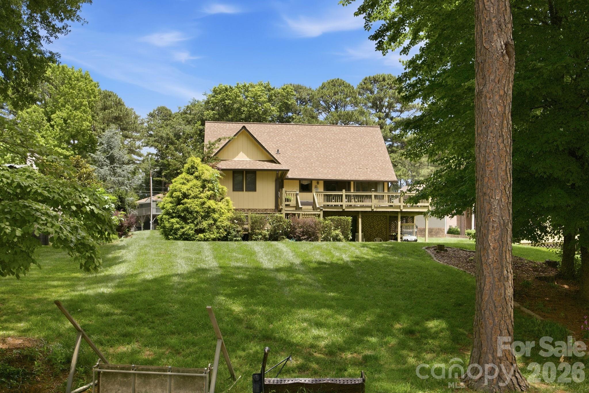 220 Shoreline Loop — Mooresville
