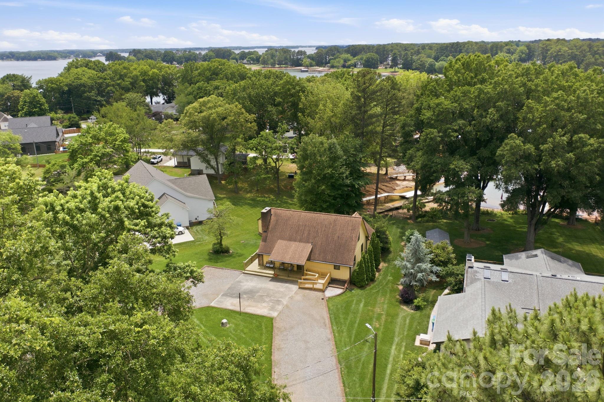 220 Shoreline Loop — Mooresville