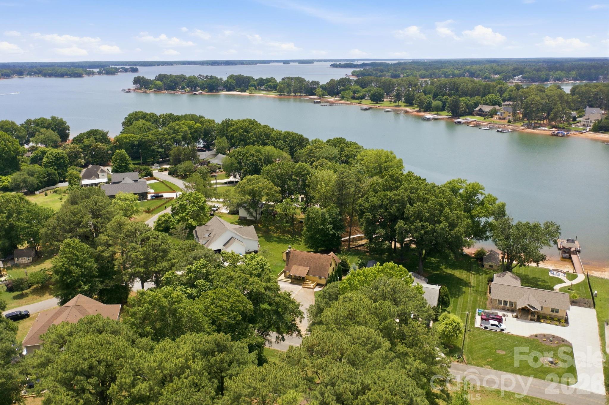 220 Shoreline Loop — Mooresville