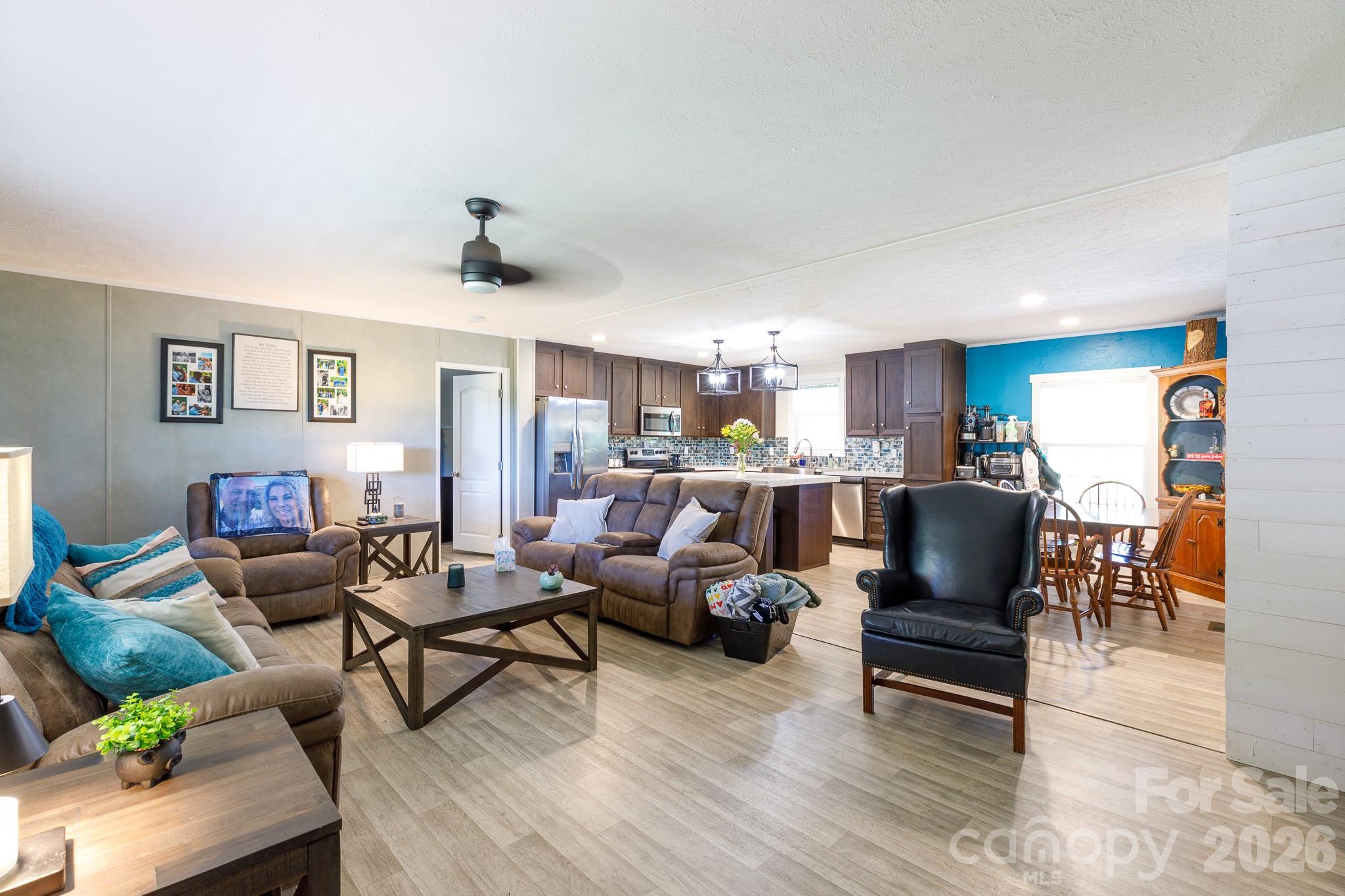 1283 Countryside Drive — Blackstock