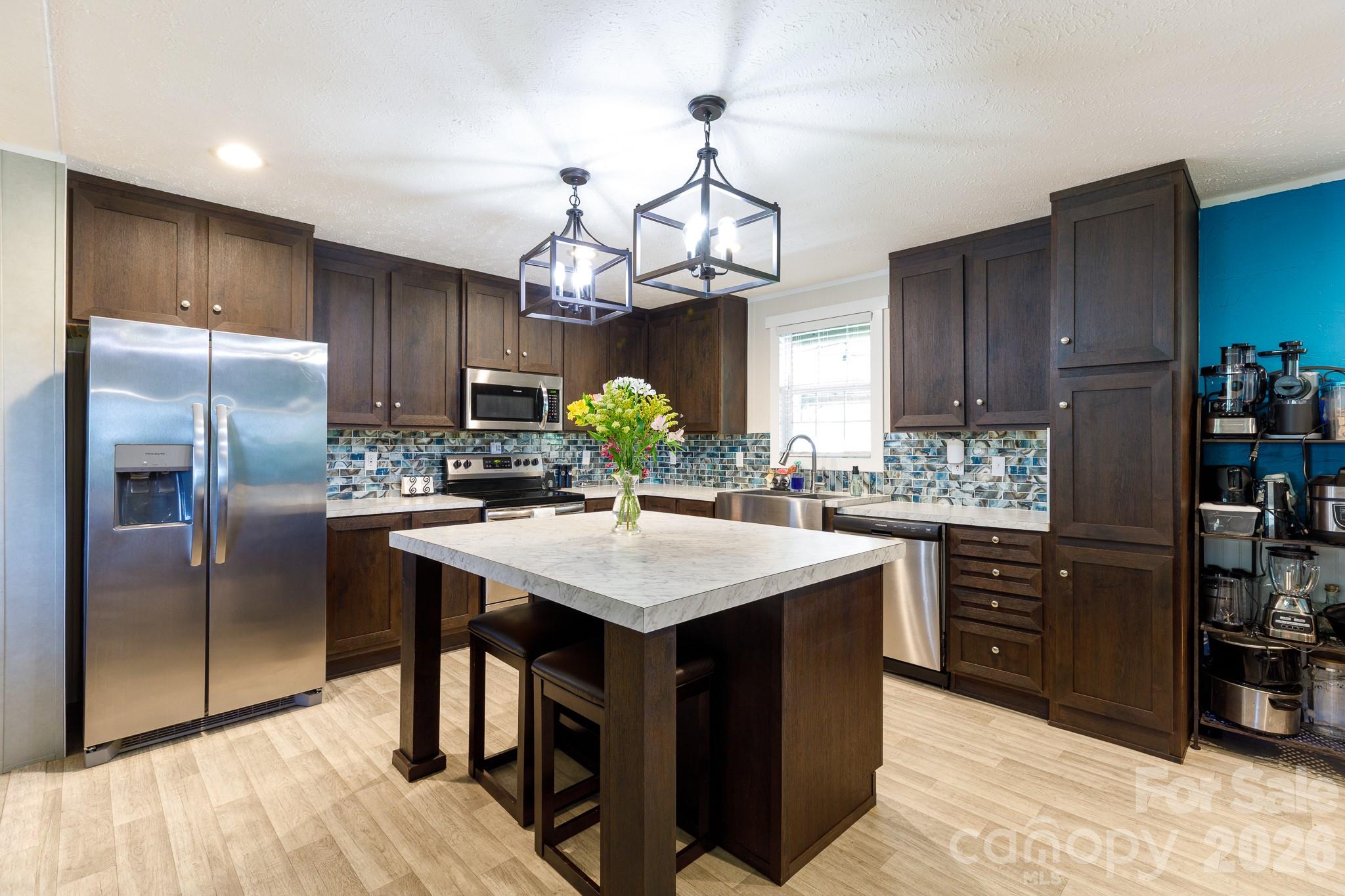 1283 Countryside Drive — Blackstock