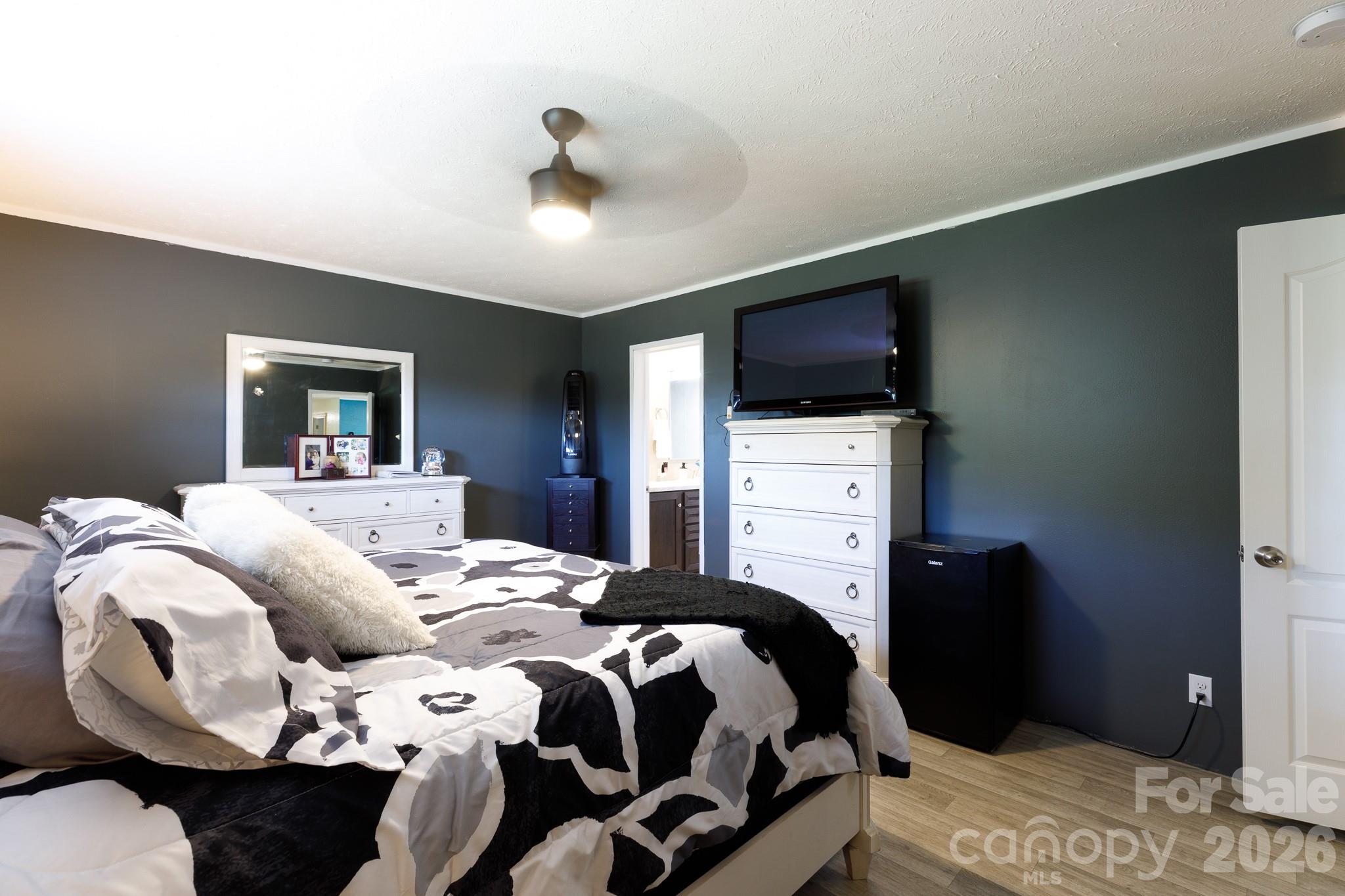 1283 Countryside Drive — Blackstock