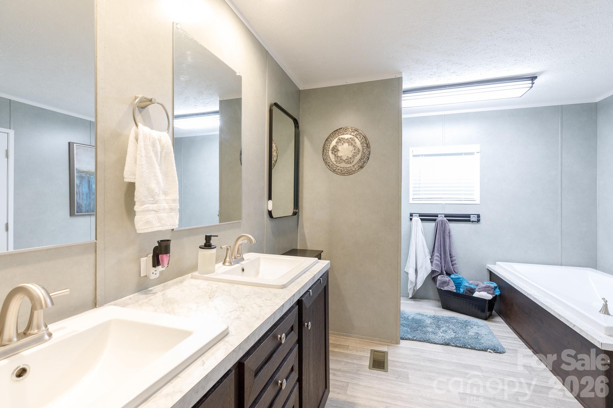1283 Countryside Drive — Blackstock