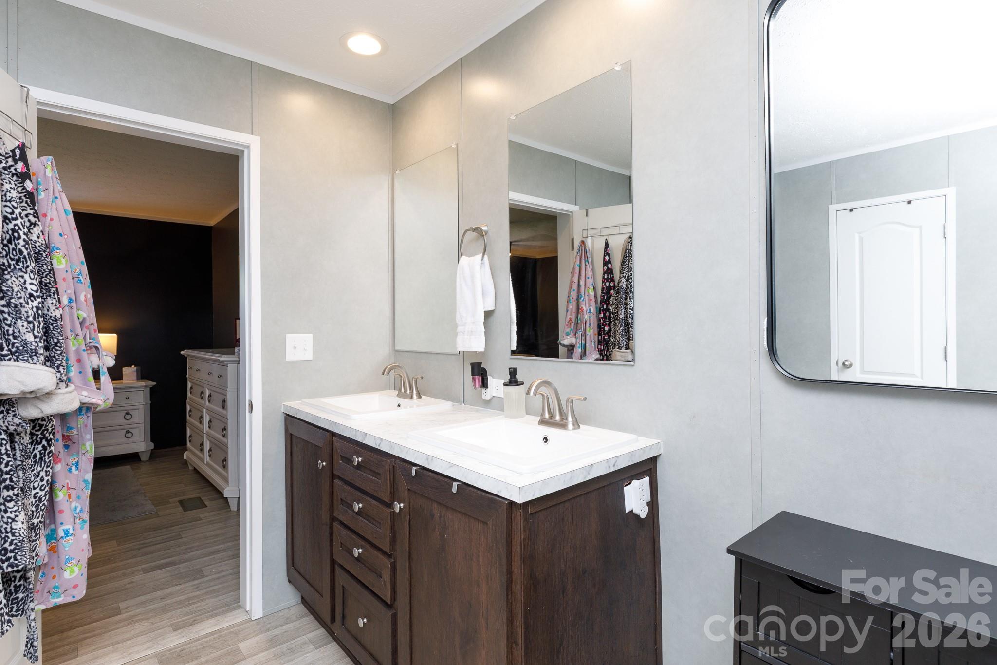 1283 Countryside Drive — Blackstock