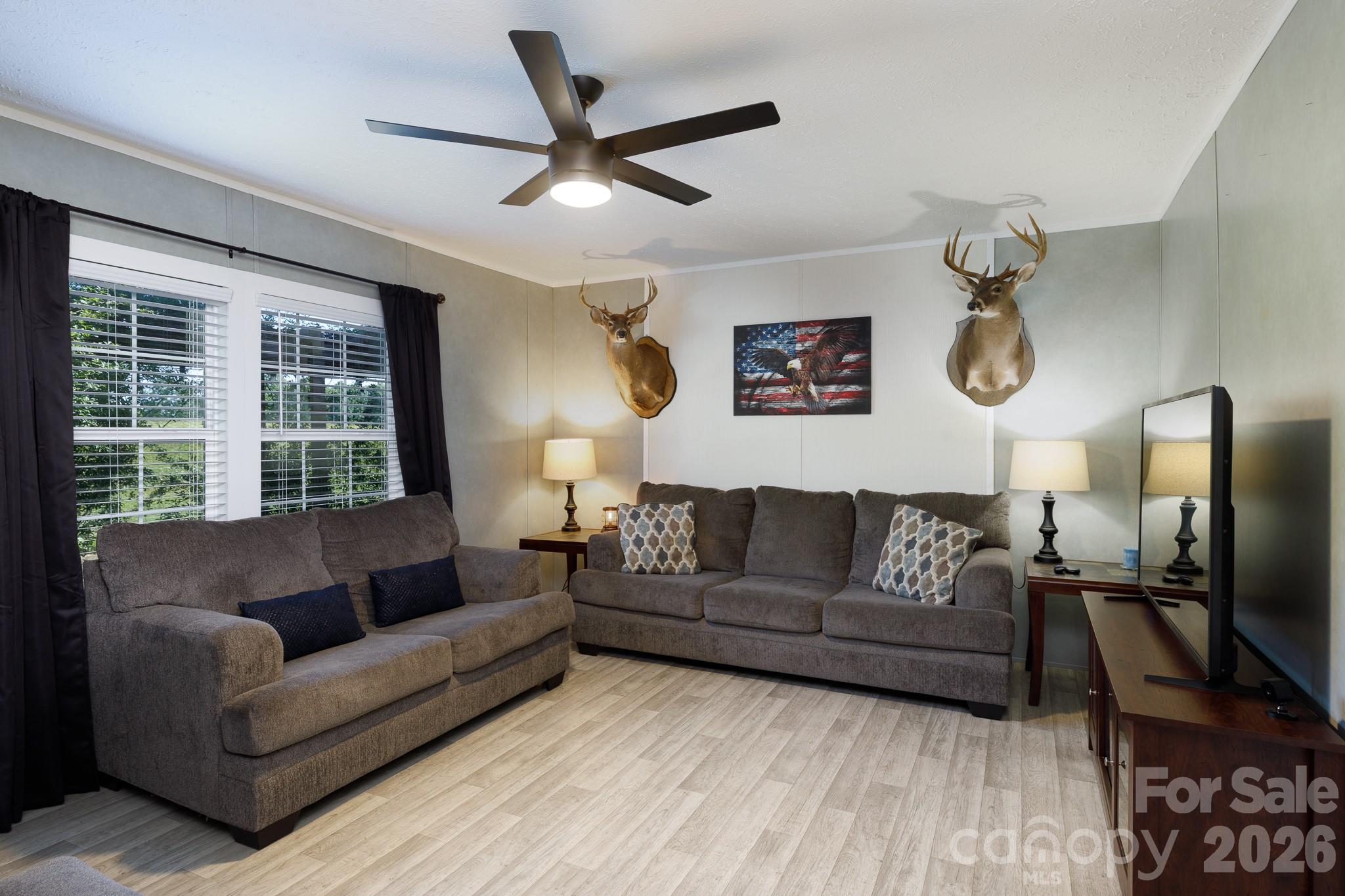 1283 Countryside Drive — Blackstock