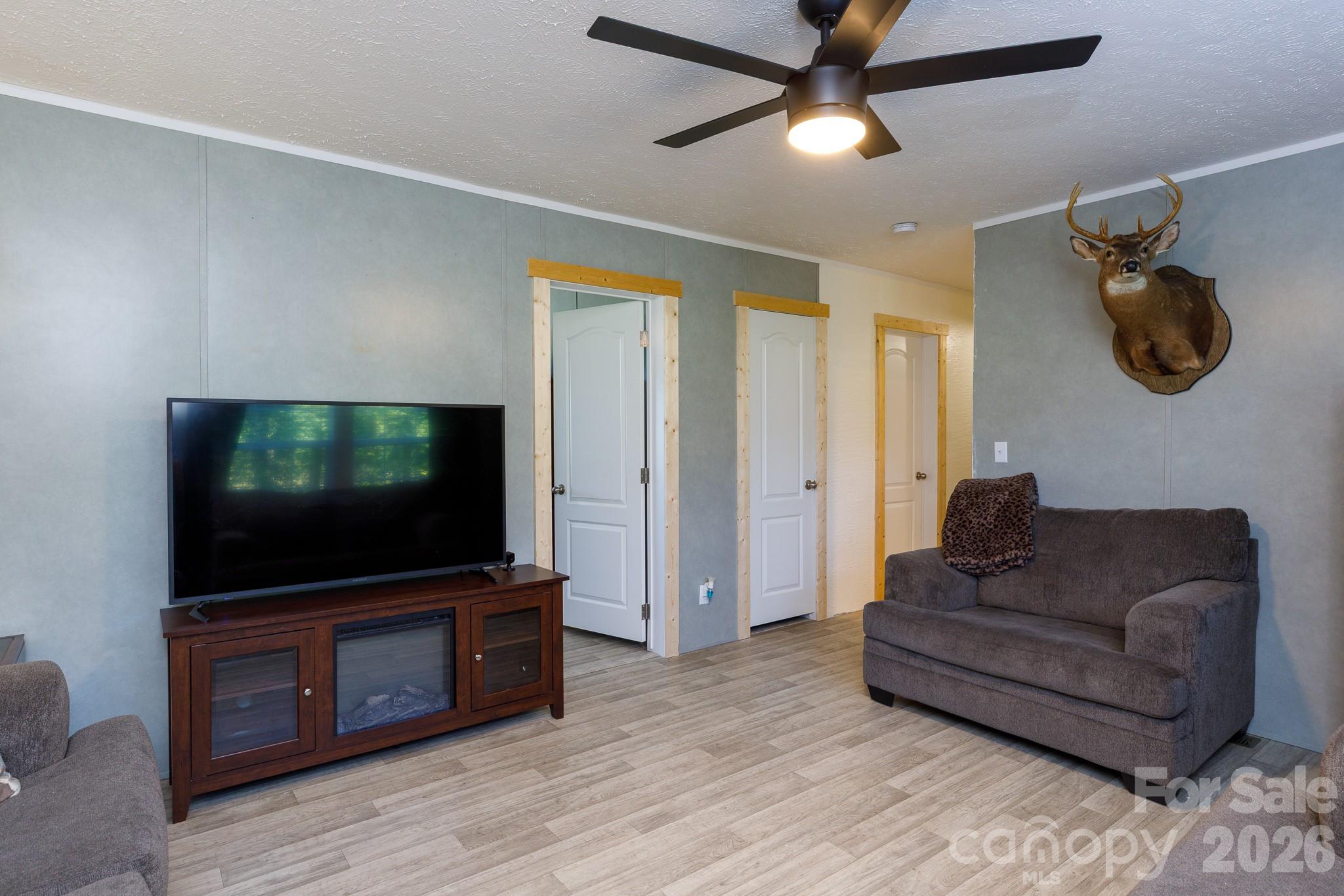 1283 Countryside Drive — Blackstock