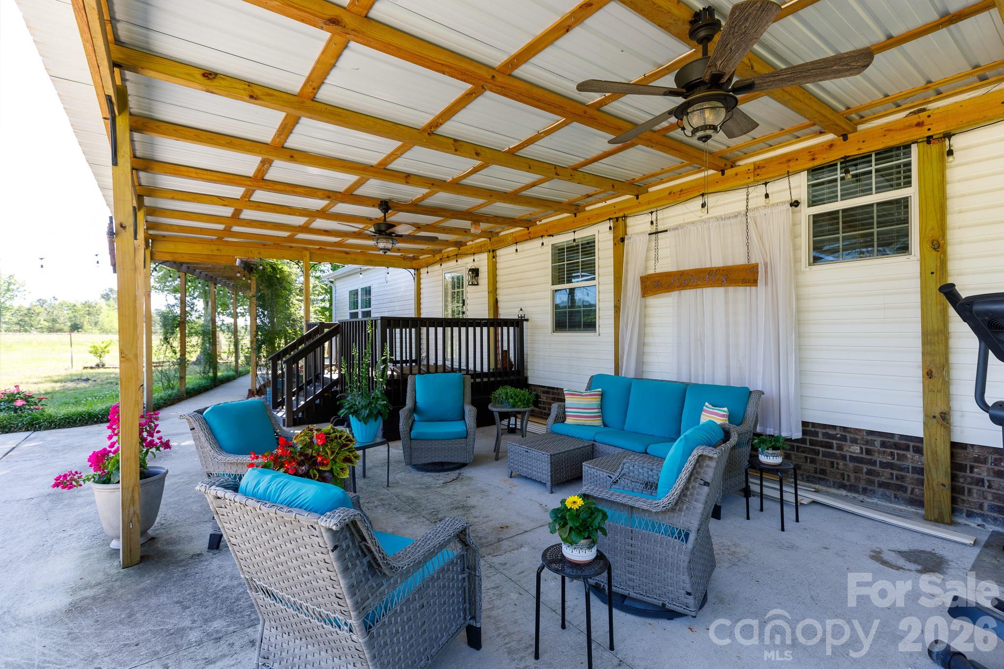 1283 Countryside Drive — Blackstock