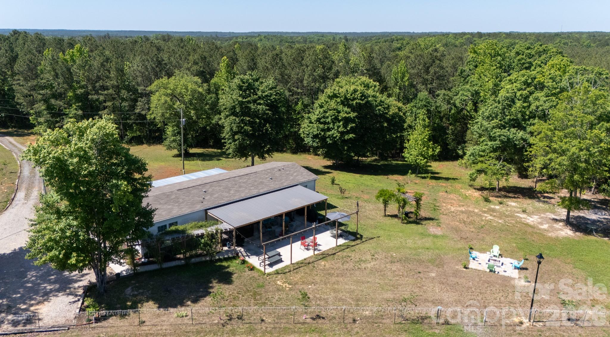1283 Countryside Drive — Blackstock