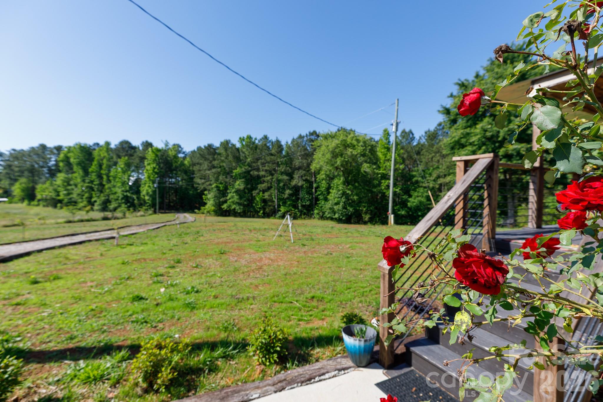 1283 Countryside Drive — Blackstock