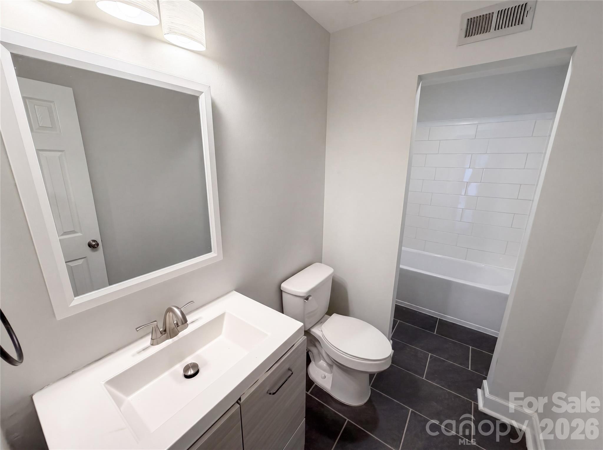 4554 Strangford Avenue — Charlotte